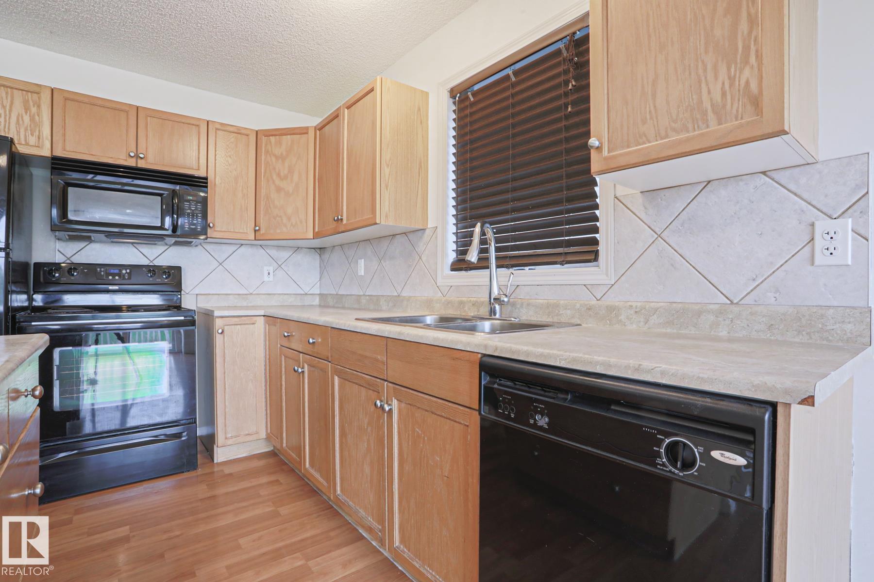 Photo 13 at 1627 Melrose Place SW, Macewan, Edmonton