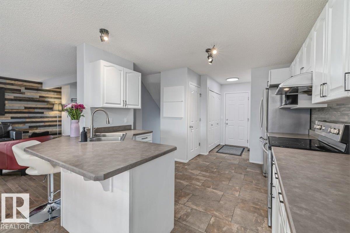 Photo 10 at 3570 Mclean Crescent SW, Macewan, Edmonton