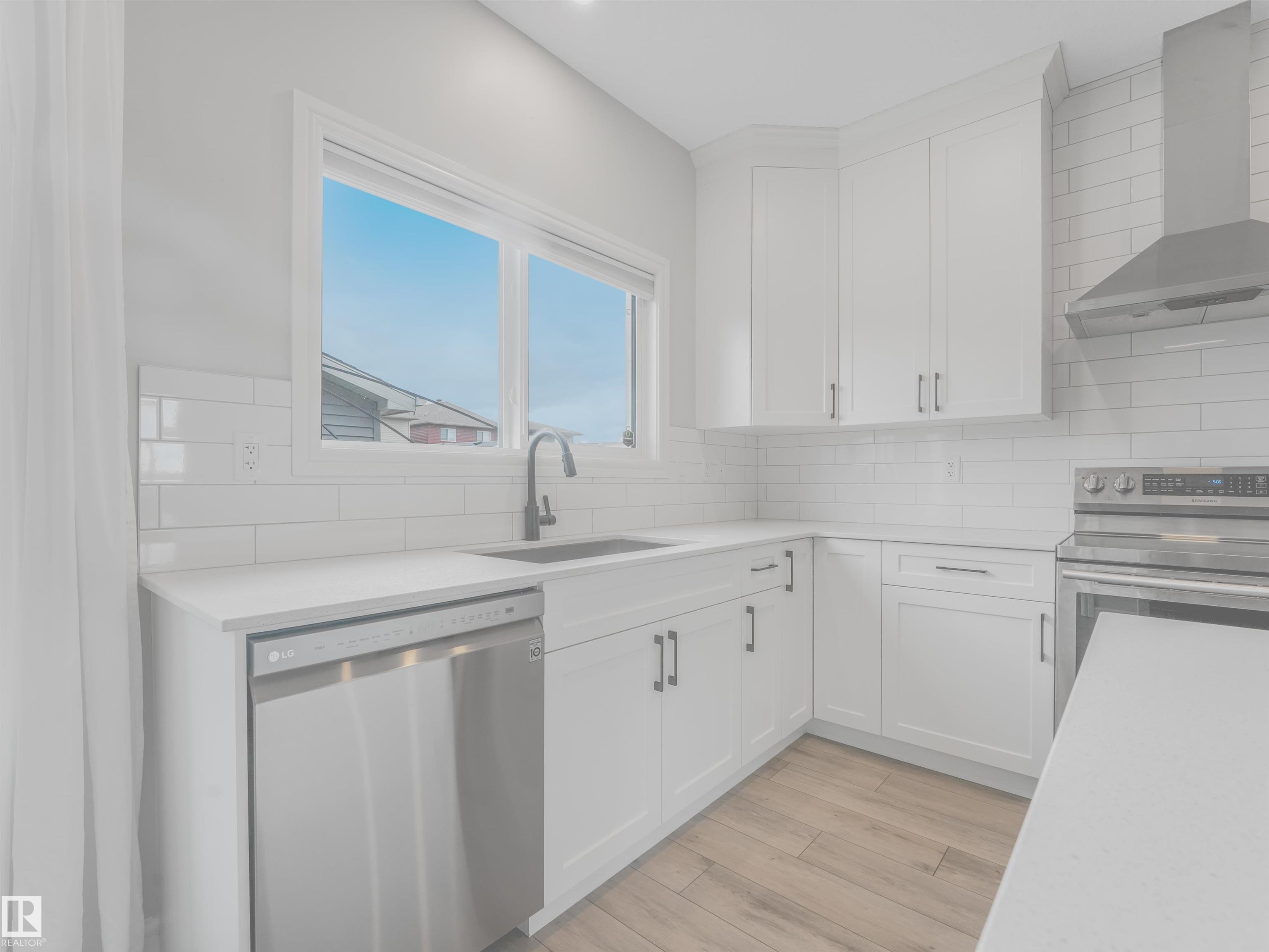 Photo 12 at 19310 26a Avenue NW, The Uplands, Edmonton