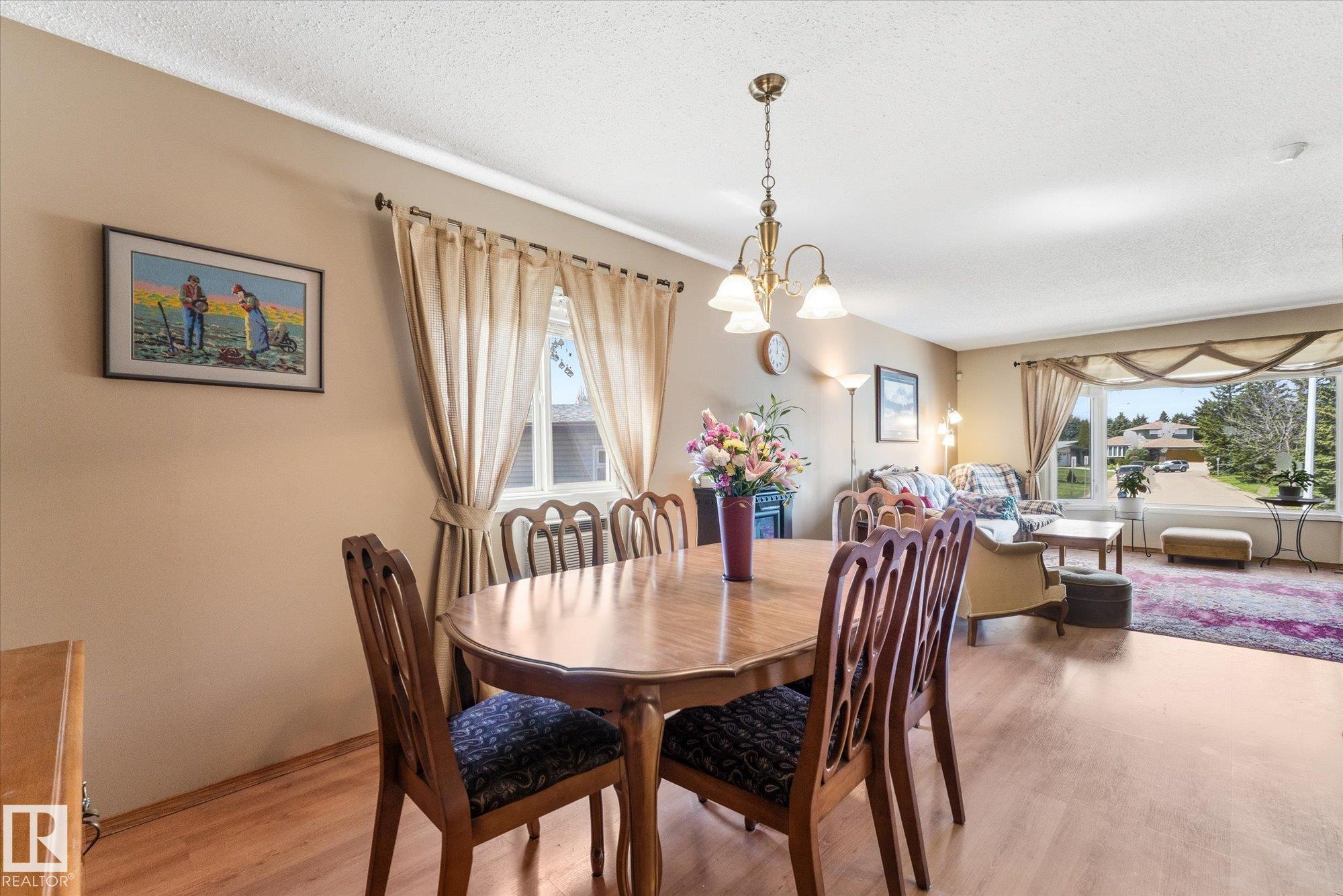 https://zimg.paragon.ice.com/ParagonImages/Property/PM/RAE/225401973/13/0/0/ed640e028b3700f795733f621eff219c/1/3313ff847cd7c597c59911b63d522290/225401973-67547914-16cb-44fb-8e13-ca530127118d.JPG