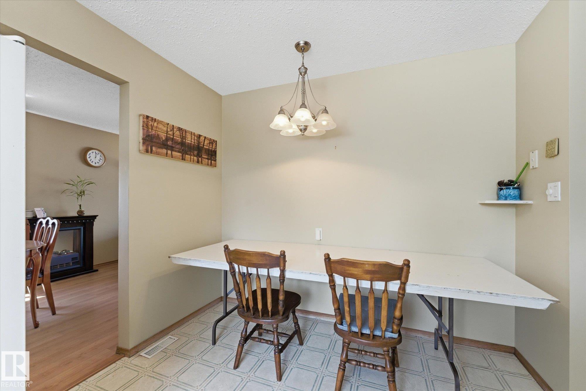 https://zimg.paragon.ice.com/ParagonImages/Property/PM/RAE/225401973/29/0/0/4ddf9f786a1c85e14dfc36374ee8359d/1/3313ff847cd7c597c59911b63d522290/225401973-a2b9e6cc-b3aa-448c-b7be-212045cf4824.JPG