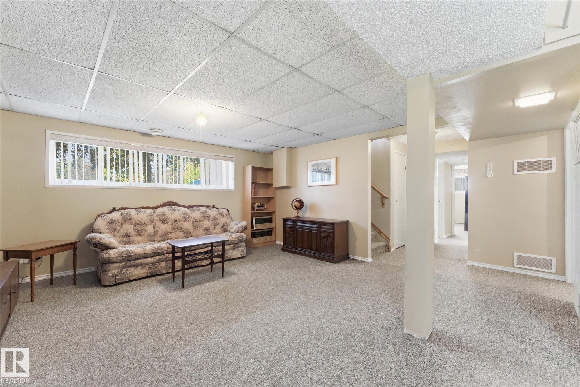 https://zimg.paragon.ice.com/ParagonImages/Property/PM/RAE/225401973/33/0/0/673e195c3c897f181842e37319a1bcef/1/3313ff847cd7c597c59911b63d522290/225401973-00bb0061-1eb0-4a2e-a8d8-67aa861df2ae.JPG