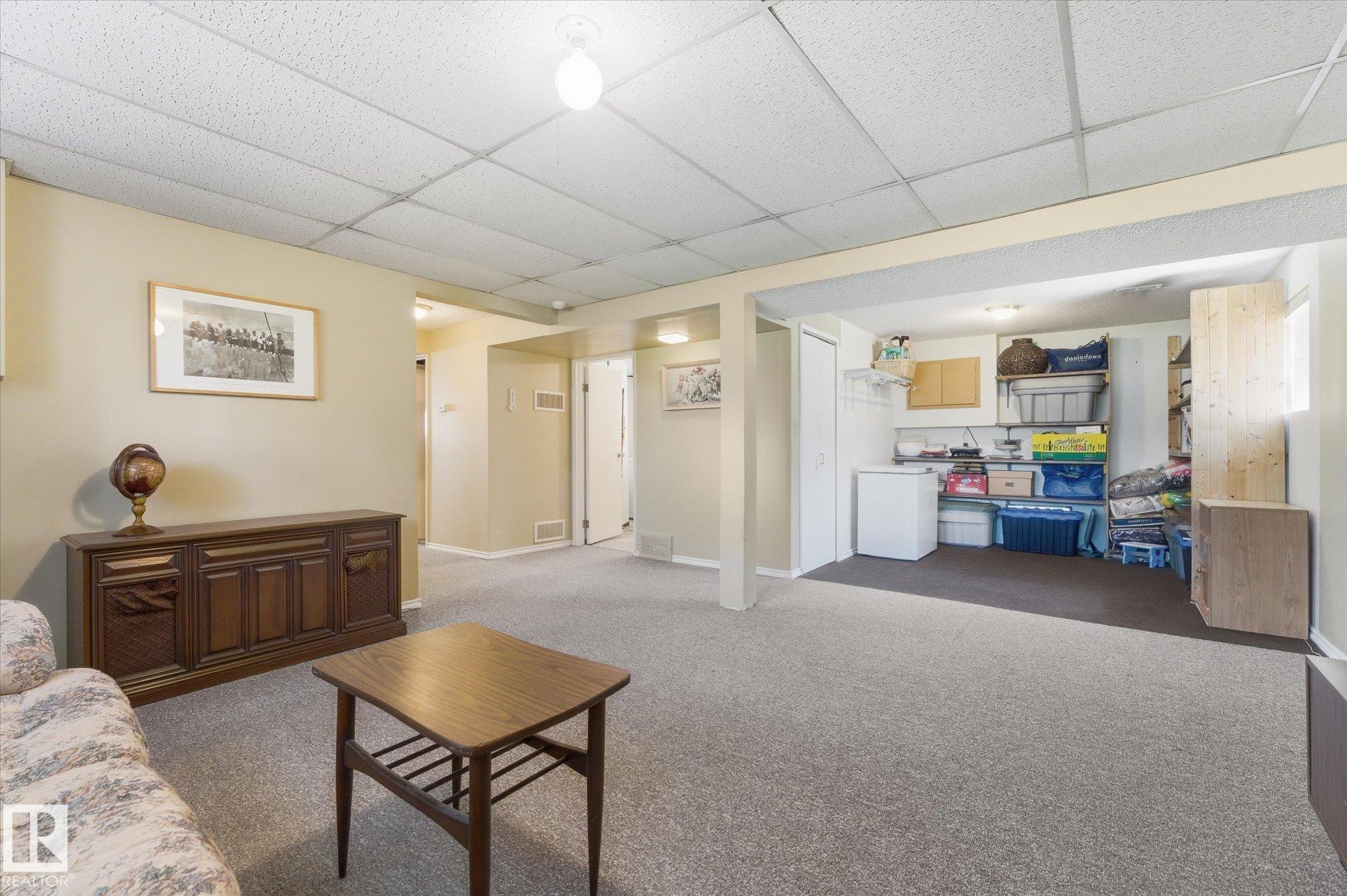 https://zimg.paragon.ice.com/ParagonImages/Property/PM/RAE/225401973/34/0/0/a0b8eff4d8d71b82d3193cc06073e8c0/1/3313ff847cd7c597c59911b63d522290/225401973-e495657c-bce9-476d-a041-7adc96b75189.JPG