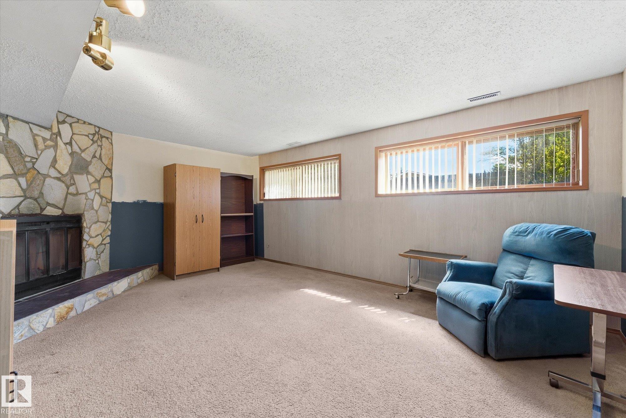 https://zimg.paragon.ice.com/ParagonImages/Property/PM/RAE/225401973/38/0/0/c19323ee47a7c308b29dad1d6773fcd6/1/3313ff847cd7c597c59911b63d522290/225401973-1c51b551-9315-4d38-a881-1753cbfe674c.JPG