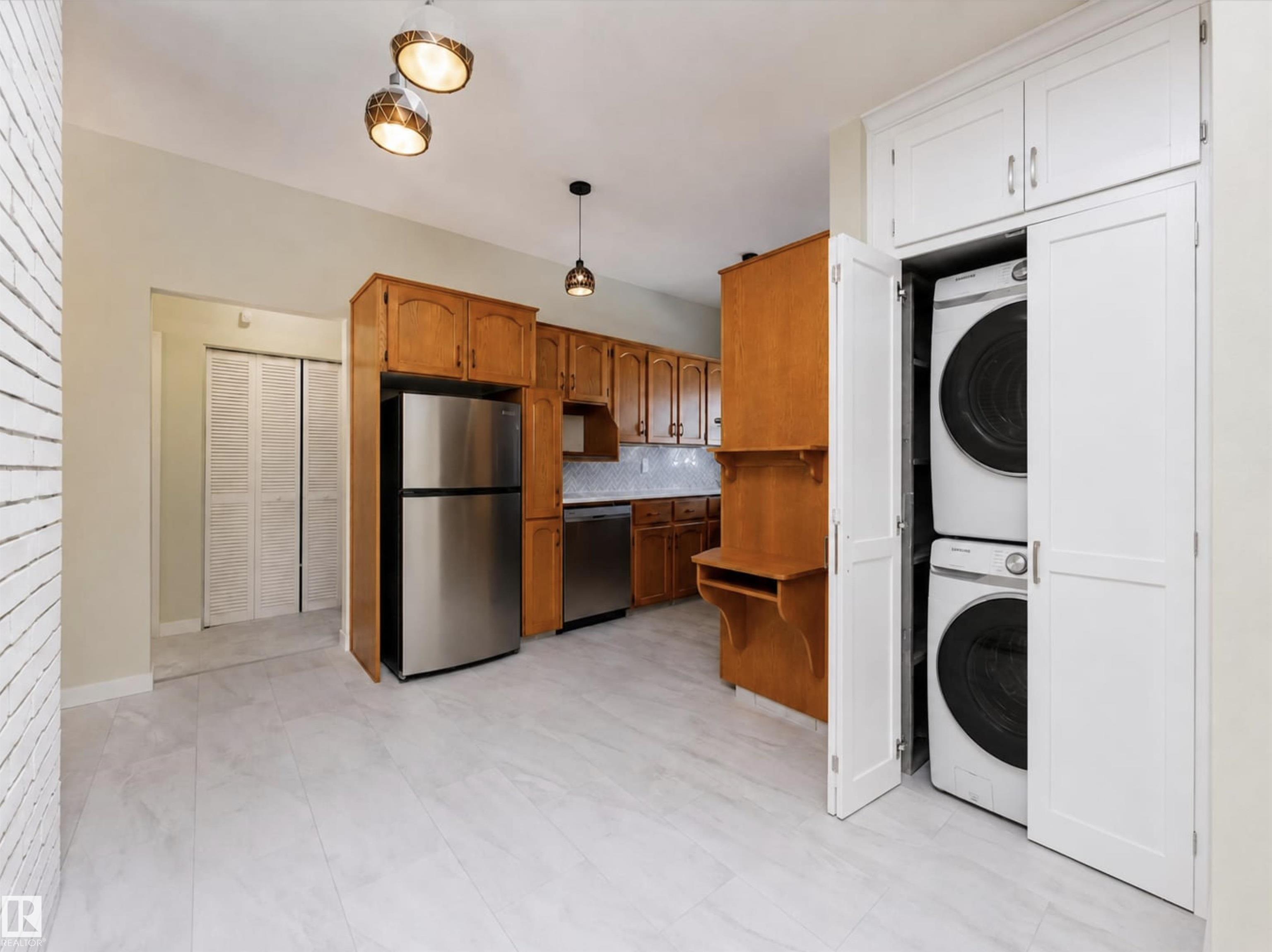 Photo 12 at 9523 134 Avenue NW, Glengarry, Edmonton