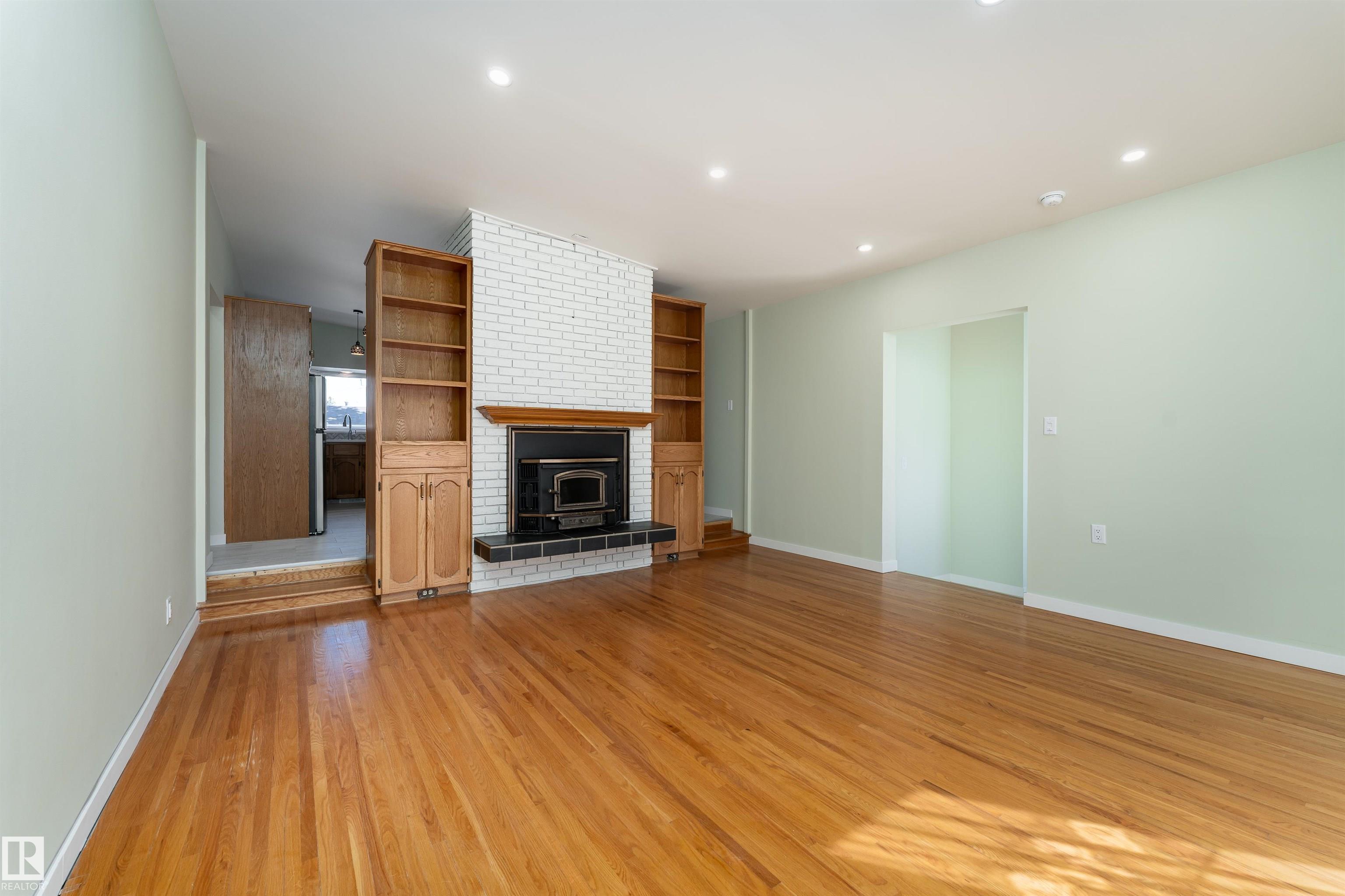 Photo 18 at 9523 134 Avenue NW, Glengarry, Edmonton