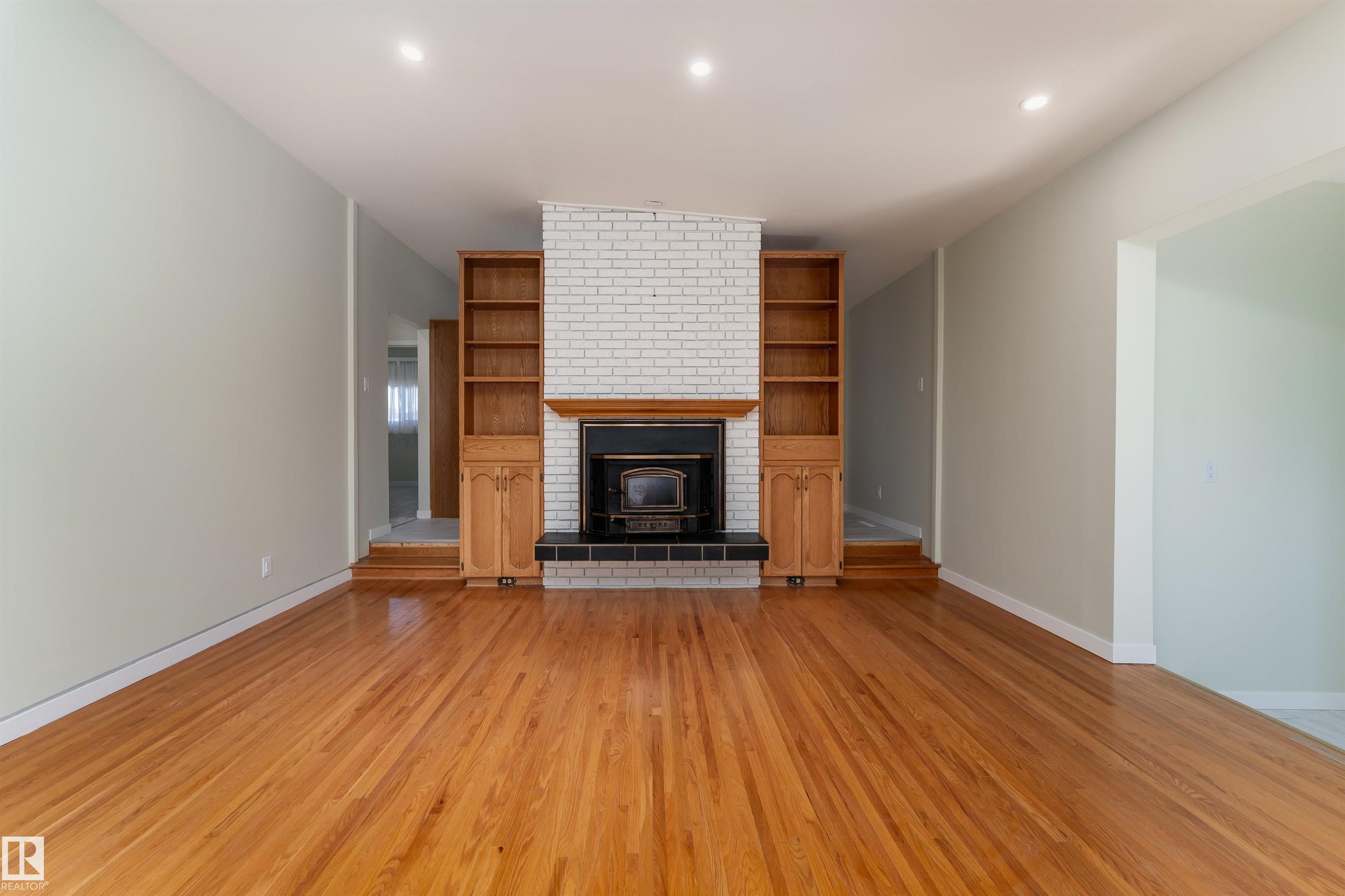 Photo 21 at 9523 134 Avenue NW, Glengarry, Edmonton