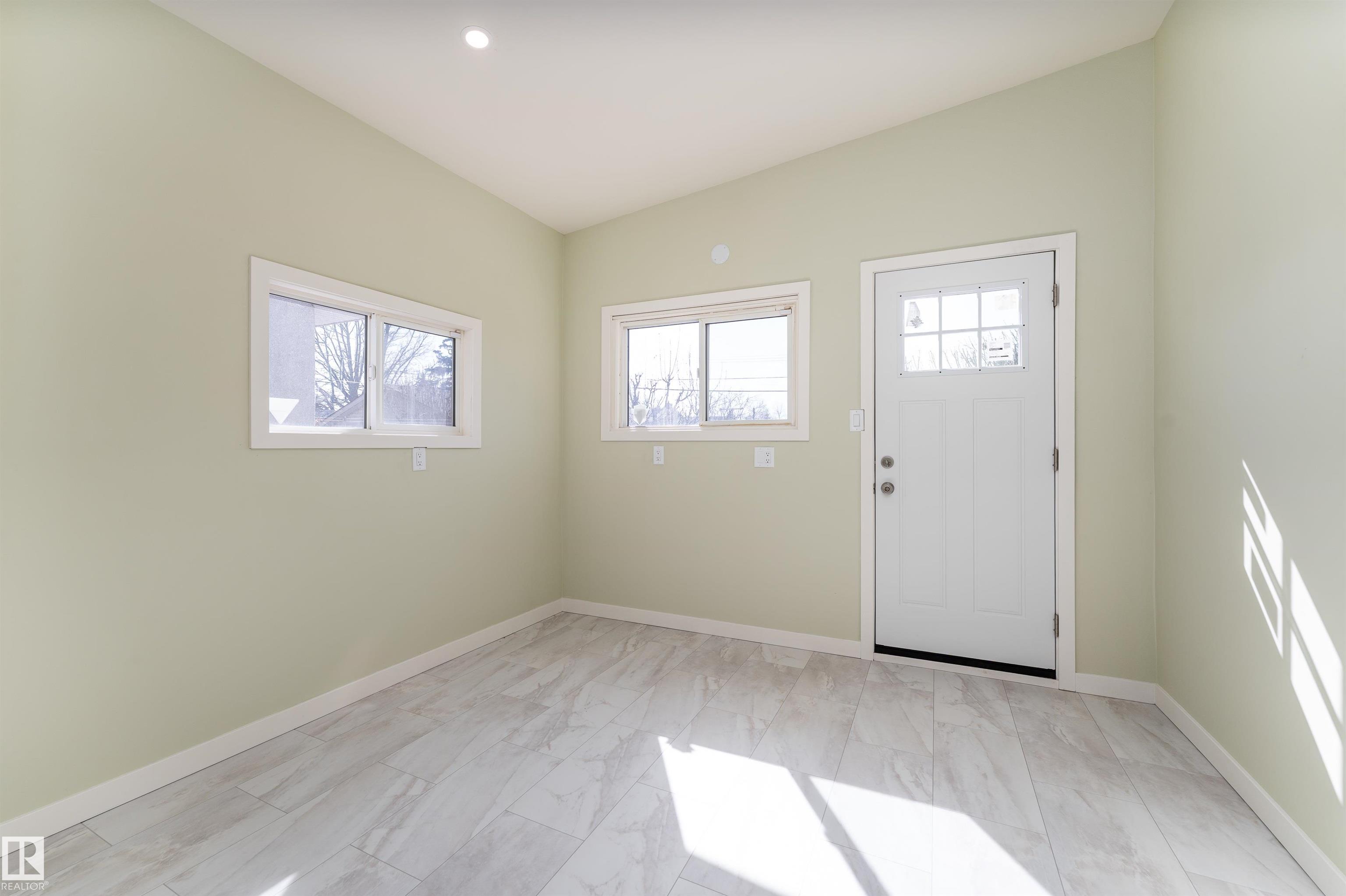 Photo 30 at 9523 134 Avenue NW, Glengarry, Edmonton