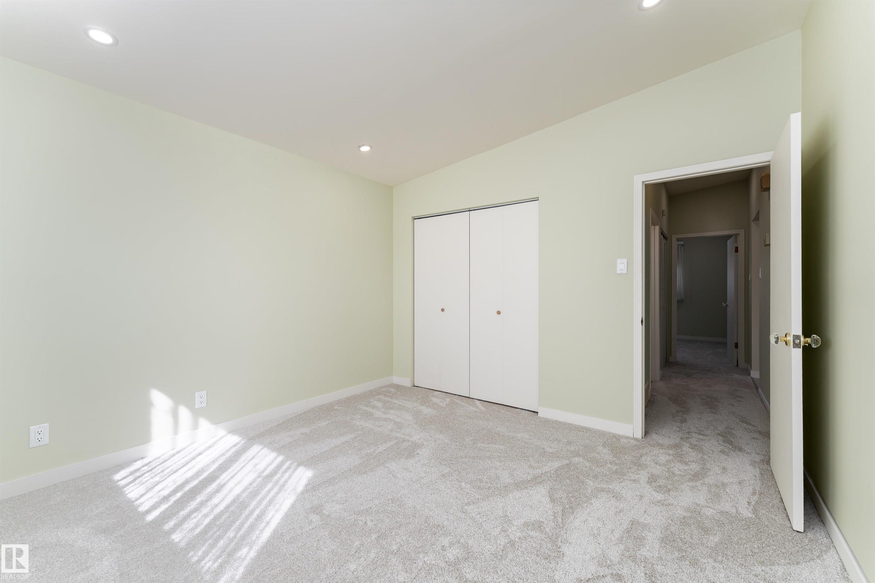 Photo 42 at 9523 134 Avenue NW, Glengarry, Edmonton