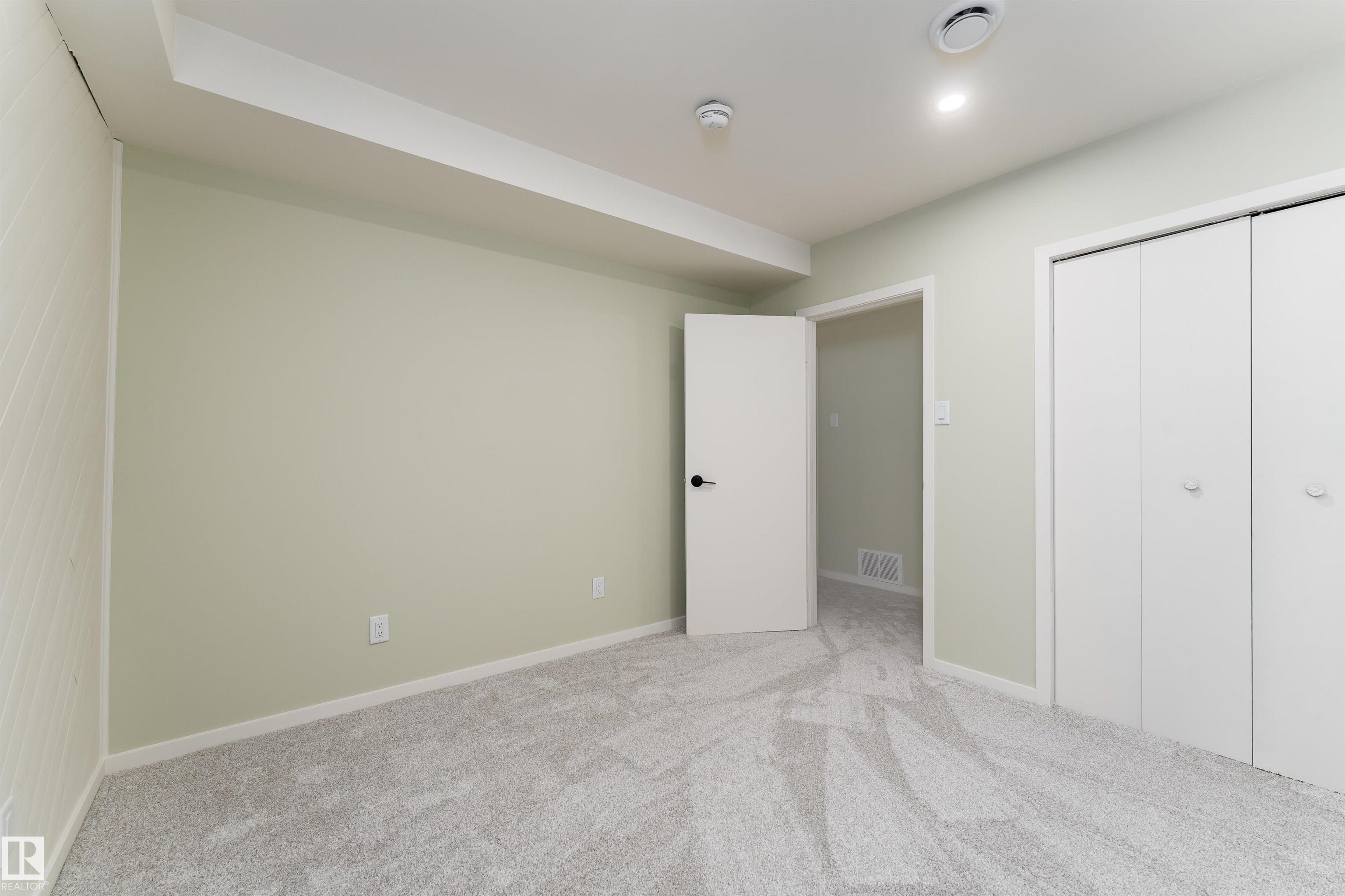 Photo 43 at 9523 134 Avenue NW, Glengarry, Edmonton