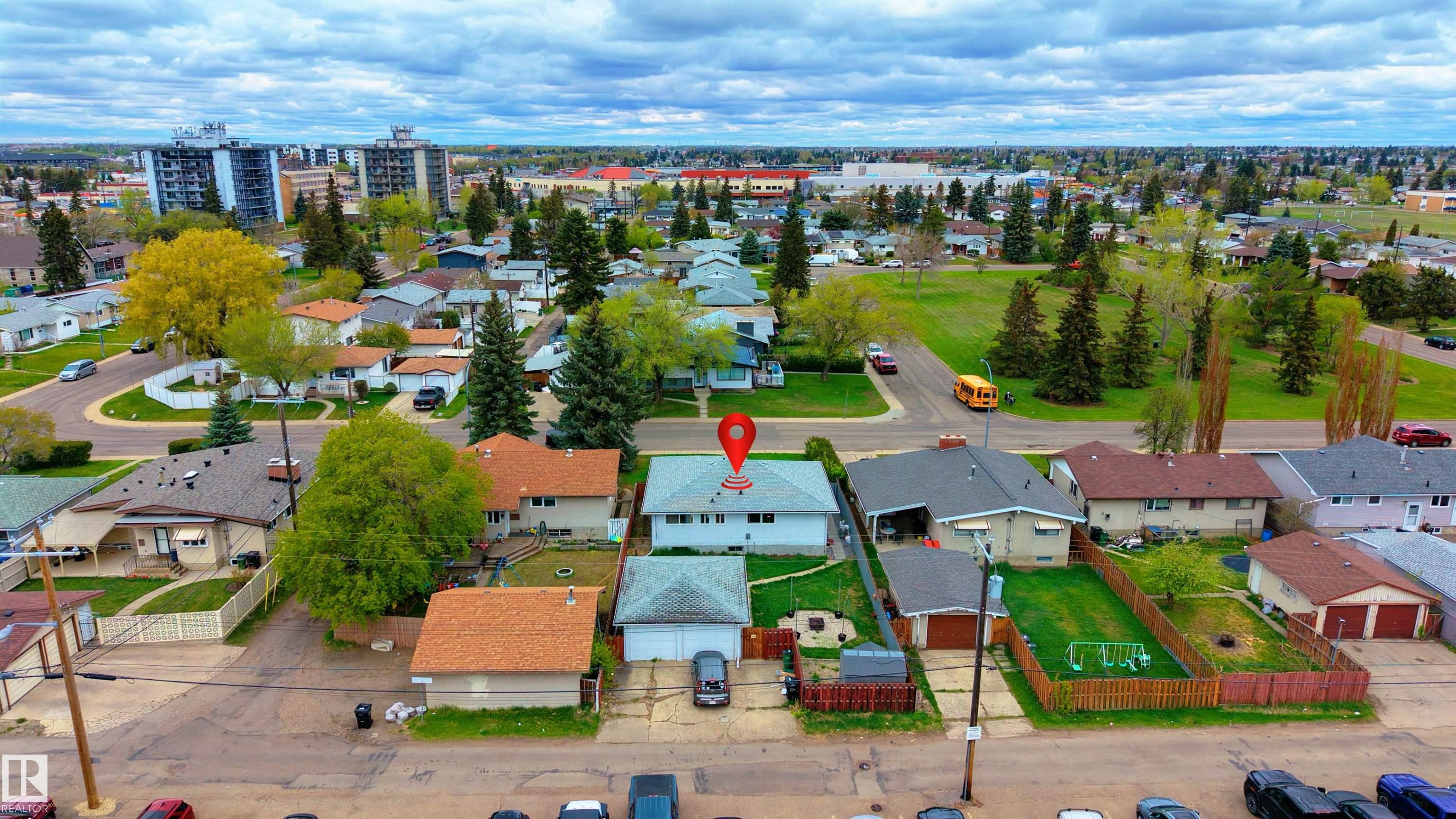 Photo 51 at 9523 134 Avenue NW, Glengarry, Edmonton