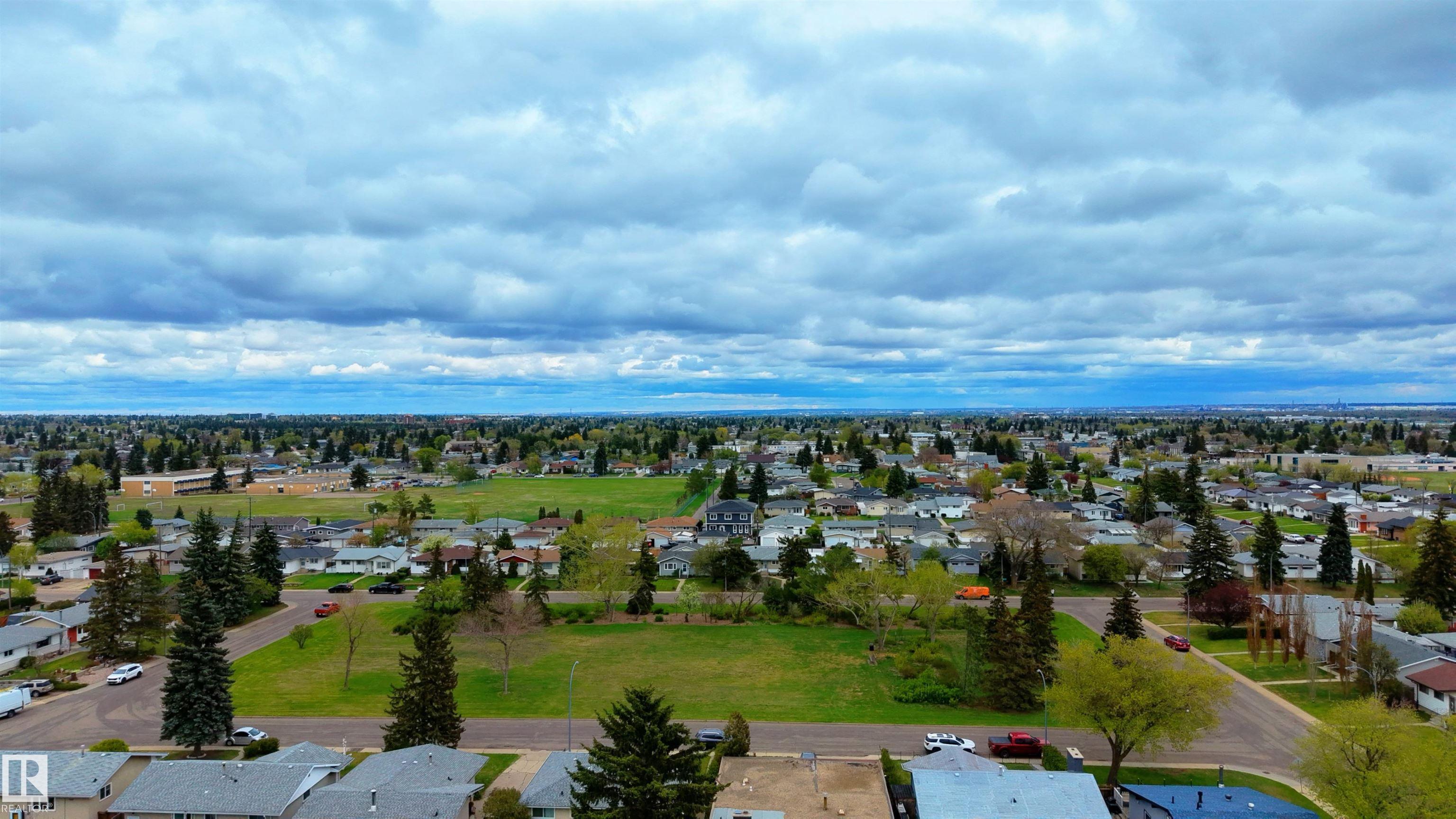 Photo 53 at 9523 134 Avenue NW, Glengarry, Edmonton