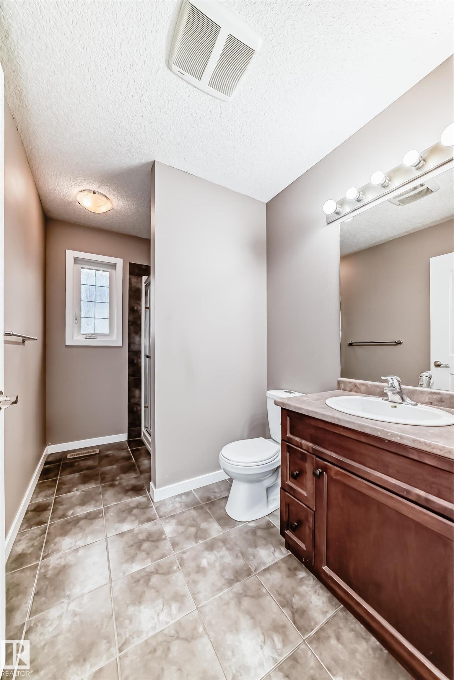 Photo 27 at 16737 60st NW, McConachie Area, Edmonton
