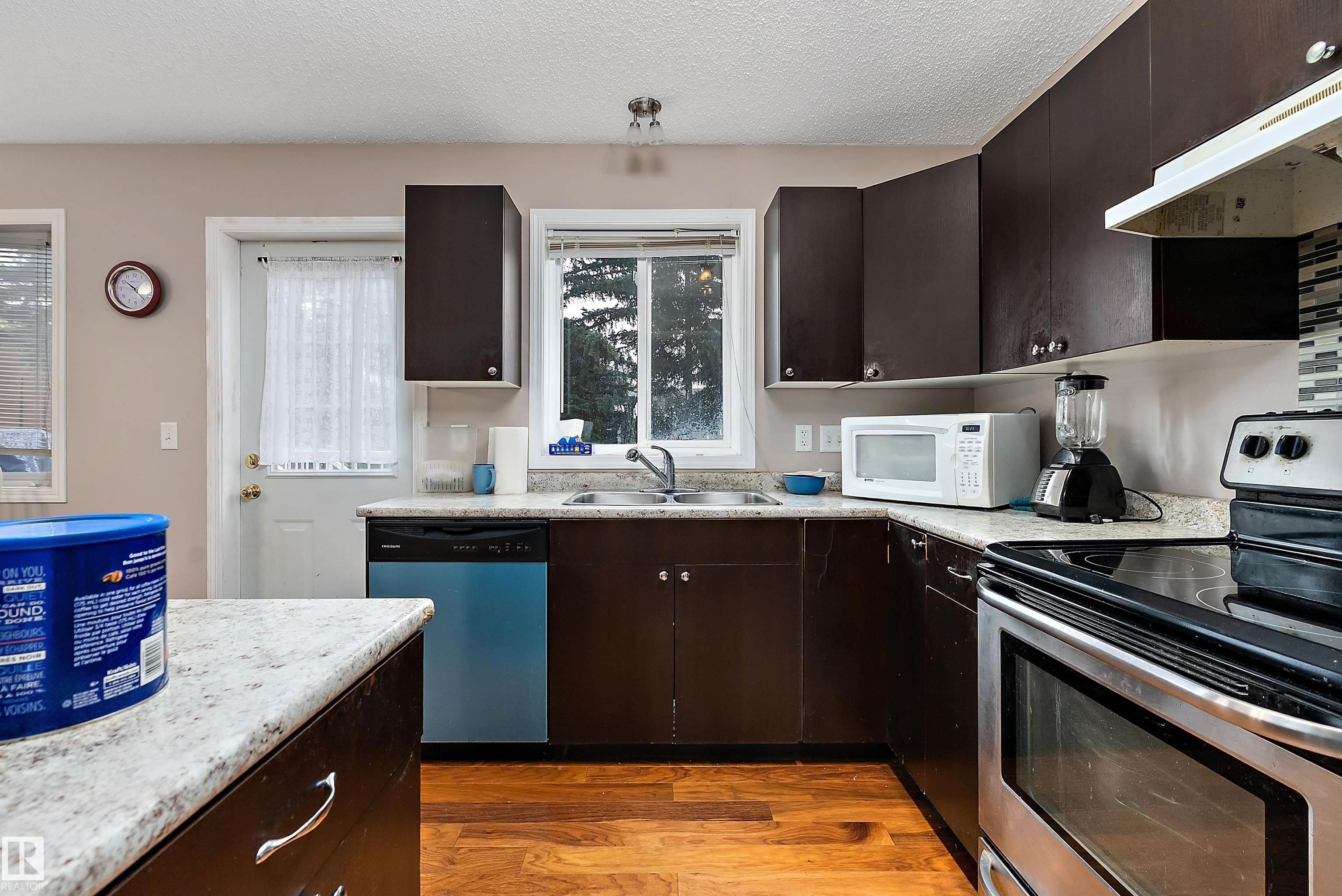Photo 10 at 120 - 4415 South Park Drive, South Park, Leduc