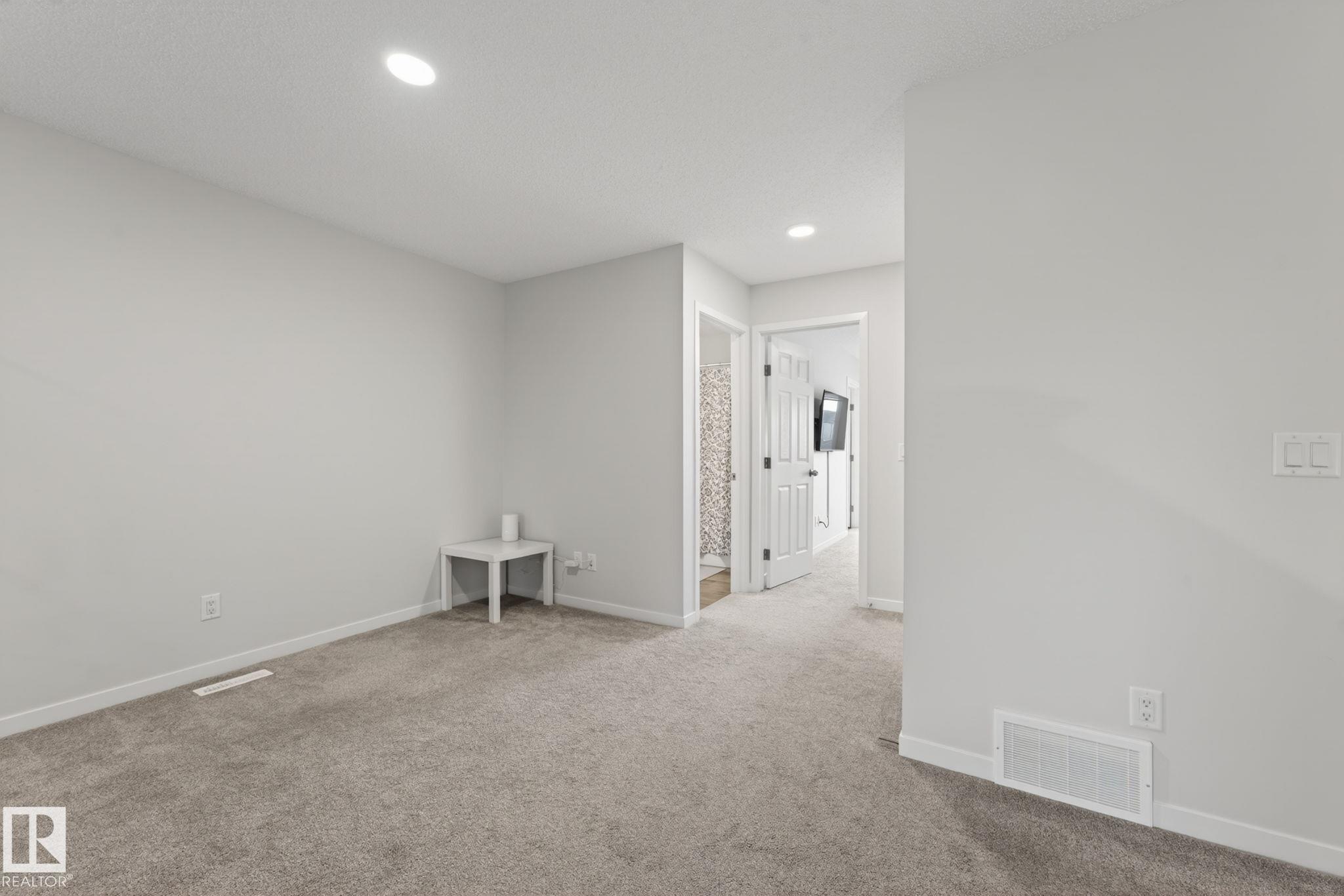 https://zimg.paragon.ice.com/ParagonImages/Property/PM/RAE/225401989/25/0/0/3cdd25b760fe84fdc0323e41c92af82a/1/99b9bc6851026256cc86646b4d968fac/225401989-20cb7ec3-63ee-4ea3-b383-218d8f491884.JPG