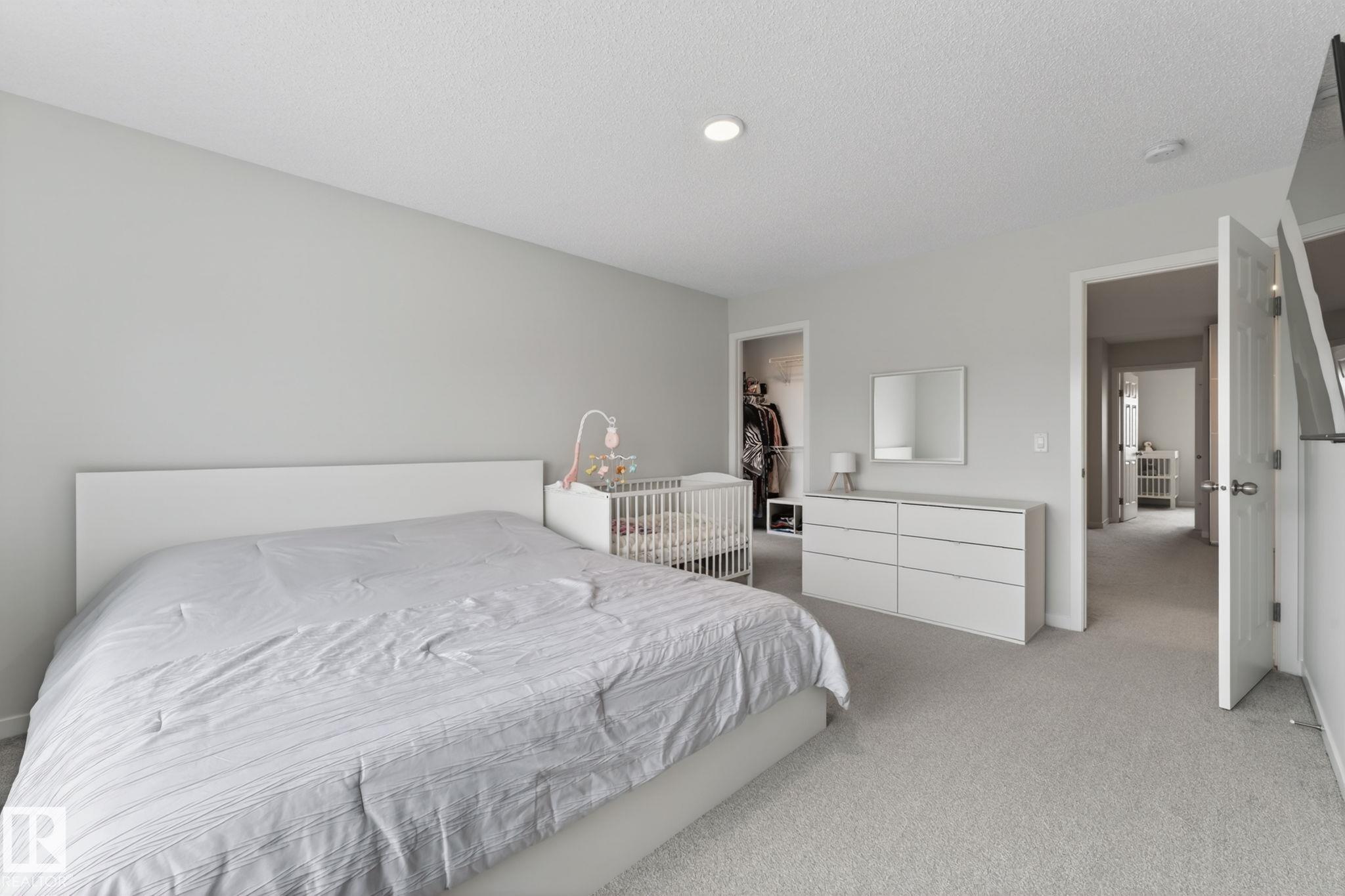 https://zimg.paragon.ice.com/ParagonImages/Property/PM/RAE/225401989/29/0/0/3165eb49ef2127c65e7f342a49a20708/1/99b9bc6851026256cc86646b4d968fac/225401989-6597966a-0718-4906-a46c-10c9ad17a9ea.JPG