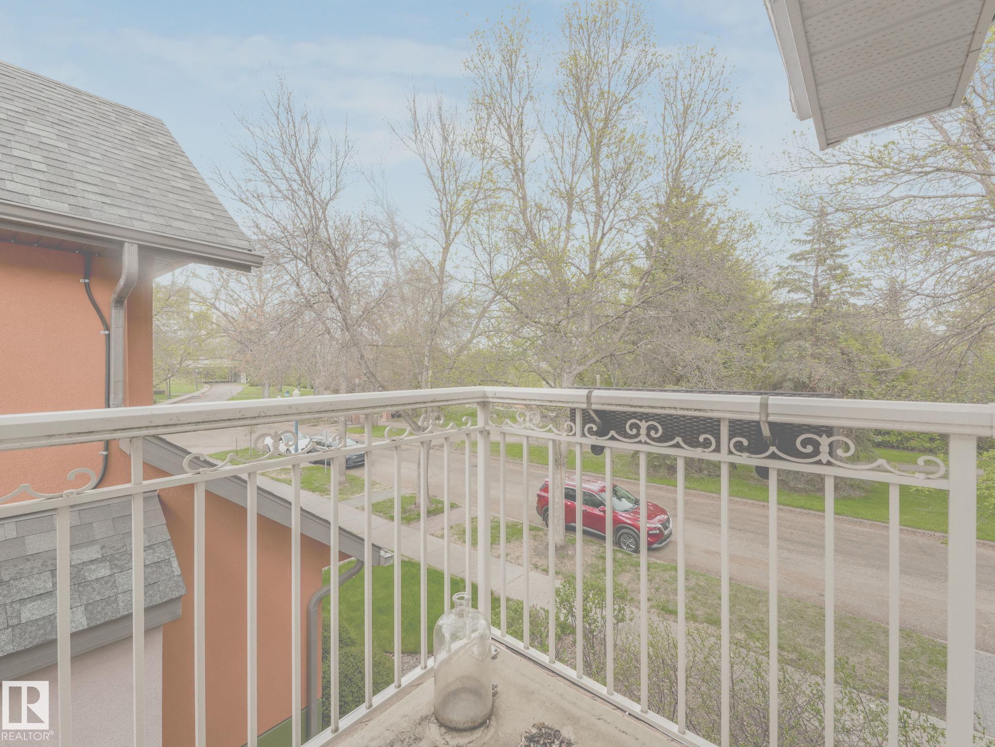 Photo 6 at 9642 100 Street NW, Rossdale, Edmonton