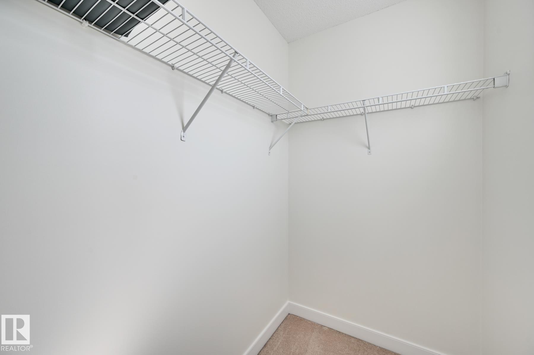 https://zimg.paragon.ice.com/ParagonImages/Property/PM/RAE/225401991/11/0/0/33322da98f3545e7471e6978d1eebc57/1/2e96836e40d4c7c562596f2f816abd34/225401991-E99FCEC0-436D-4B1D-8C86-7537602884E8.JPG