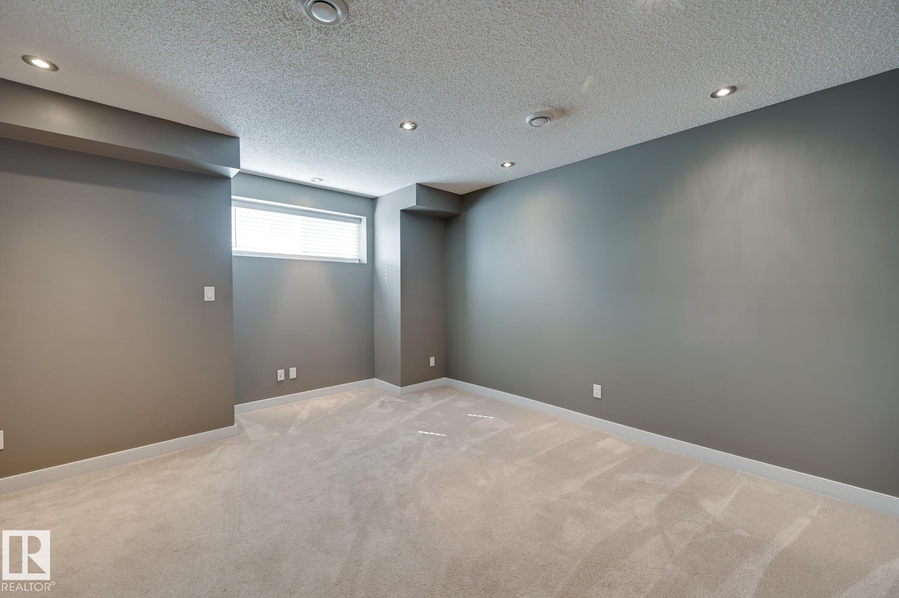 https://zimg.paragon.ice.com/ParagonImages/Property/PM/RAE/225401991/17/0/0/1b054494e9bddd63606bb3a2ccb2f77a/1/2e96836e40d4c7c562596f2f816abd34/225401991-606AE560-E582-470D-8D29-745763CB1010.JPG