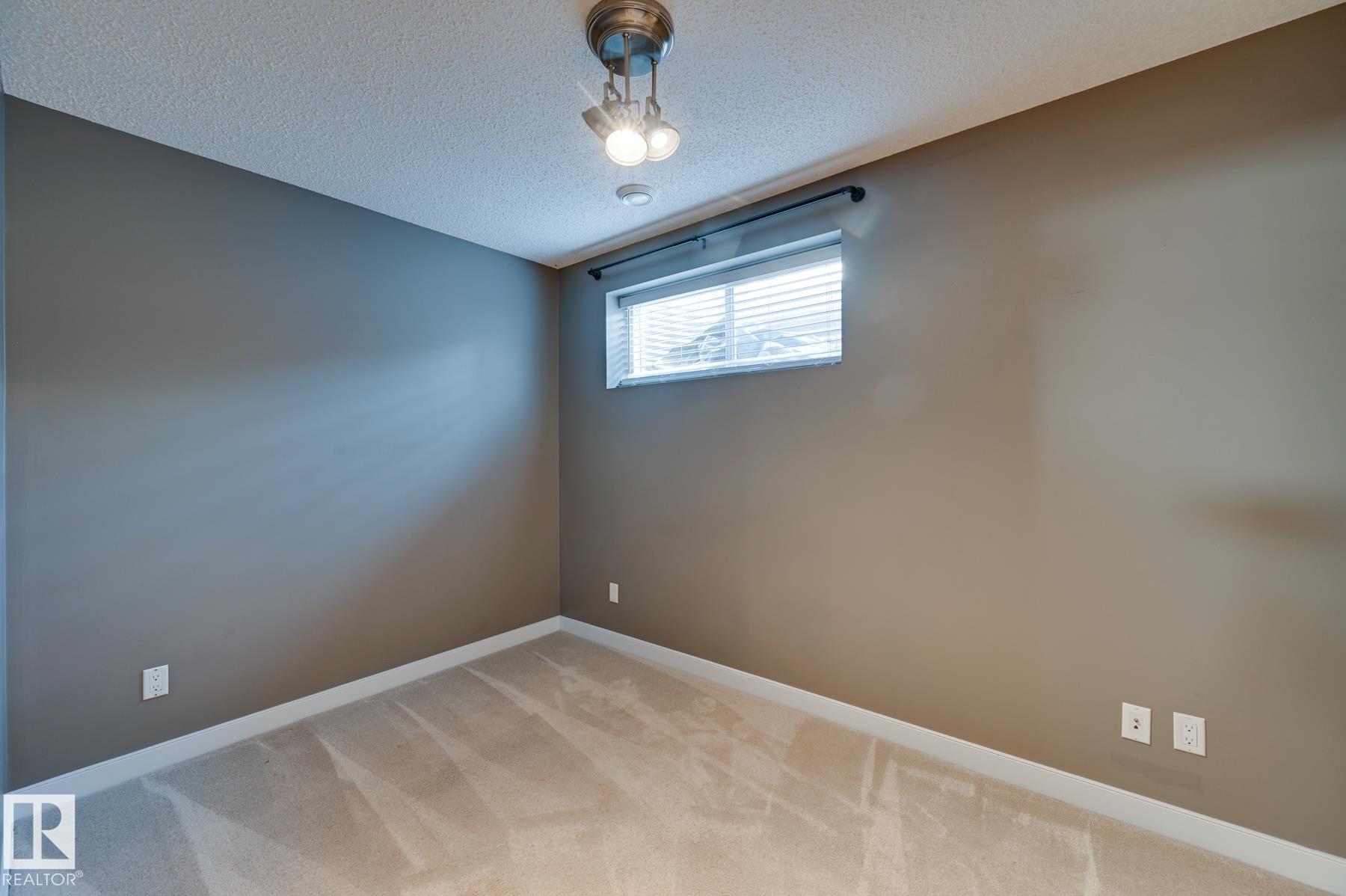 https://zimg.paragon.ice.com/ParagonImages/Property/PM/RAE/225401991/20/0/0/b616d9261a4e786eedb22aa57f9da2f9/1/2e96836e40d4c7c562596f2f816abd34/225401991-3C409A1B-8B6C-4E40-B870-2114CEC6EC76.JPG