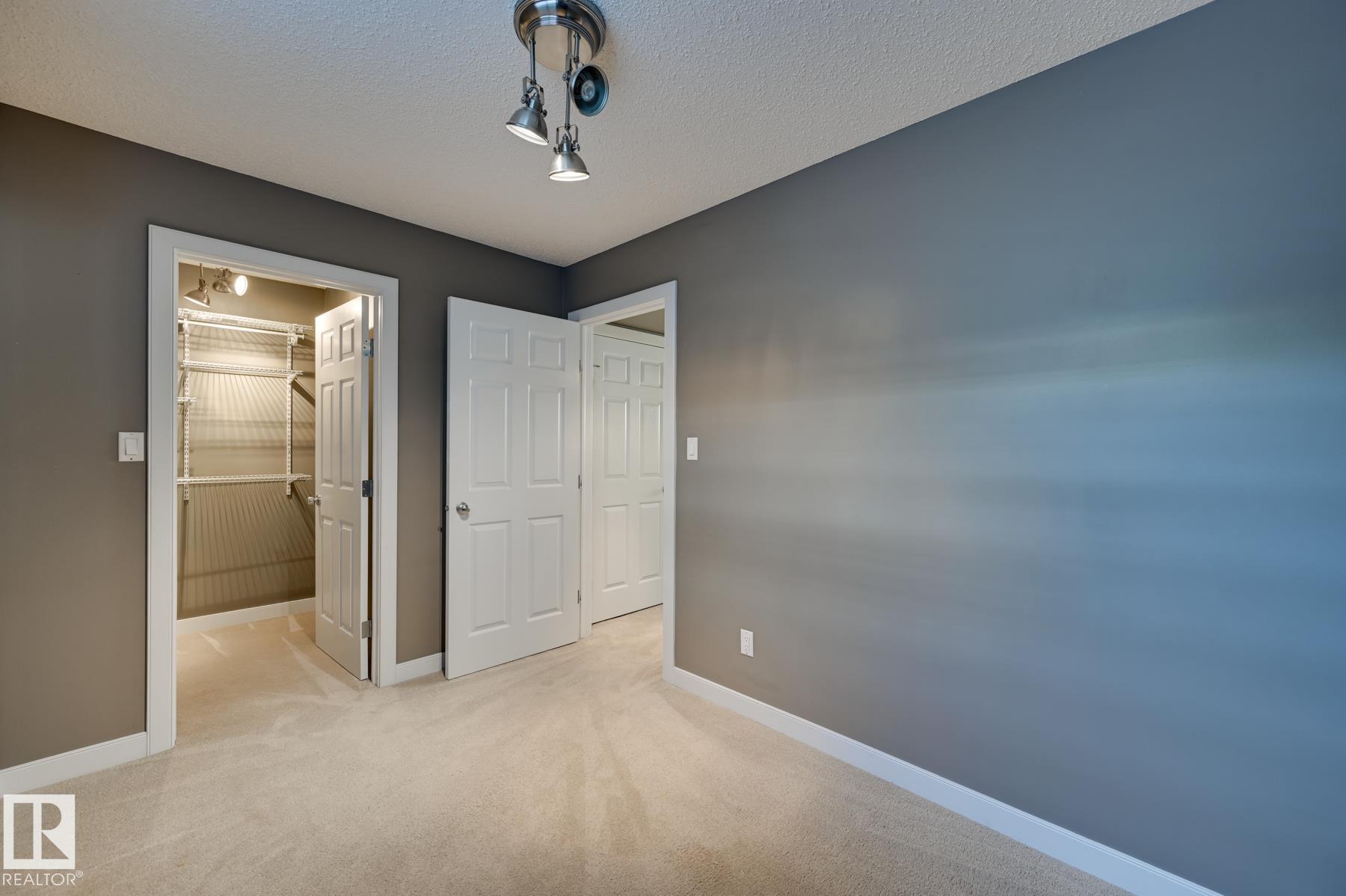 https://zimg.paragon.ice.com/ParagonImages/Property/PM/RAE/225401991/21/0/0/6133daf71da961a9f67606703e2bf986/1/2e96836e40d4c7c562596f2f816abd34/225401991-71CEF118-ED64-42BC-BEBC-1B4F9FF1F59F.JPG