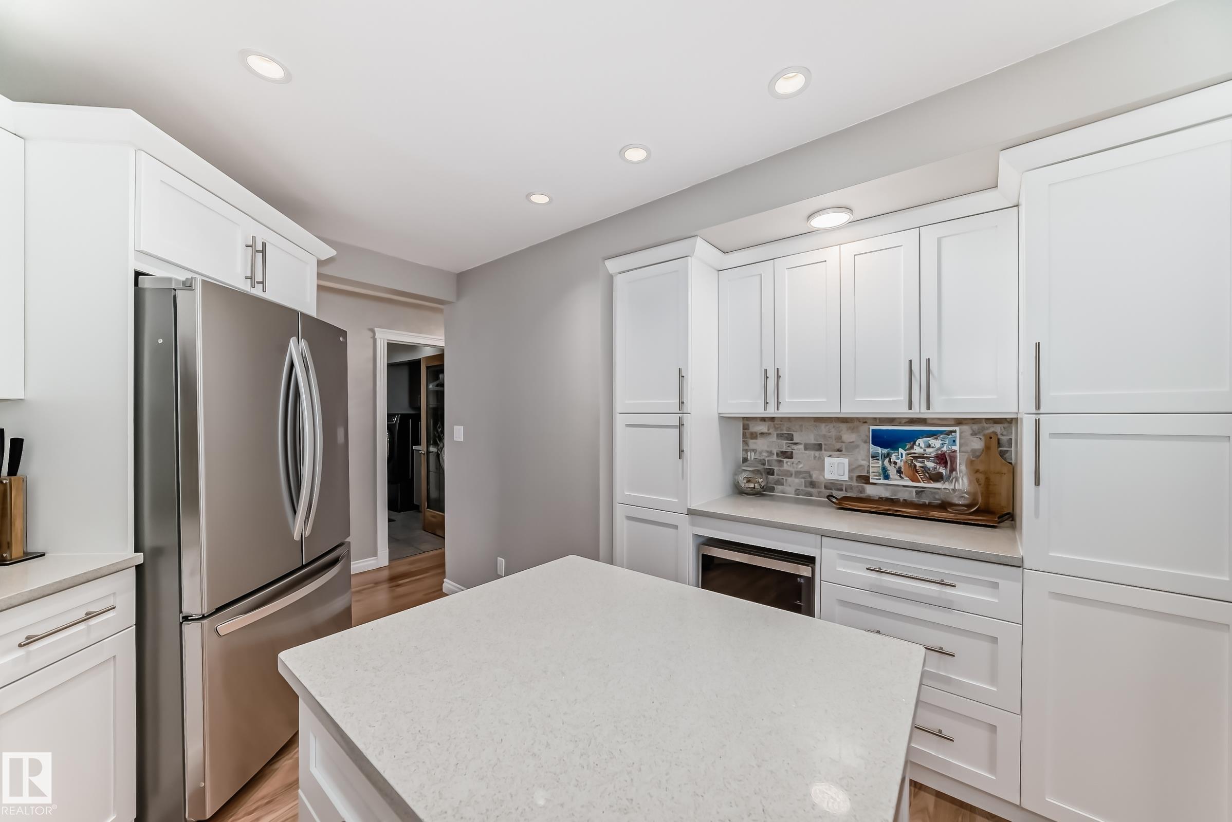 Photo 12 at 15724 72a Street NW, Ozerna, Edmonton