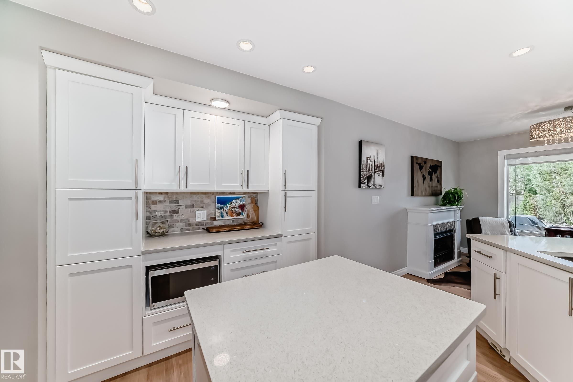 Photo 13 at 15724 72a Street NW, Ozerna, Edmonton
