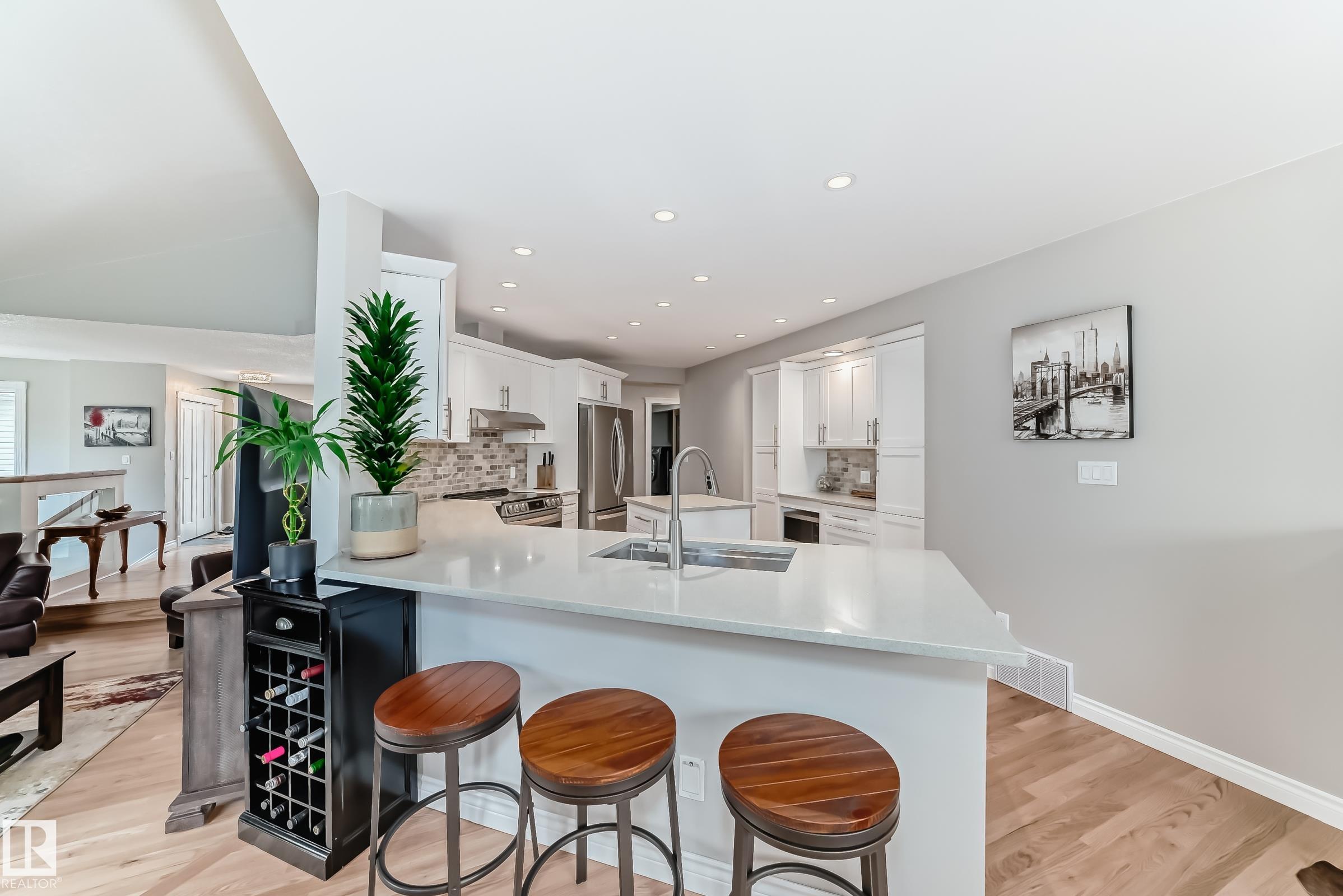 Photo 8 at 15724 72a Street NW, Ozerna, Edmonton