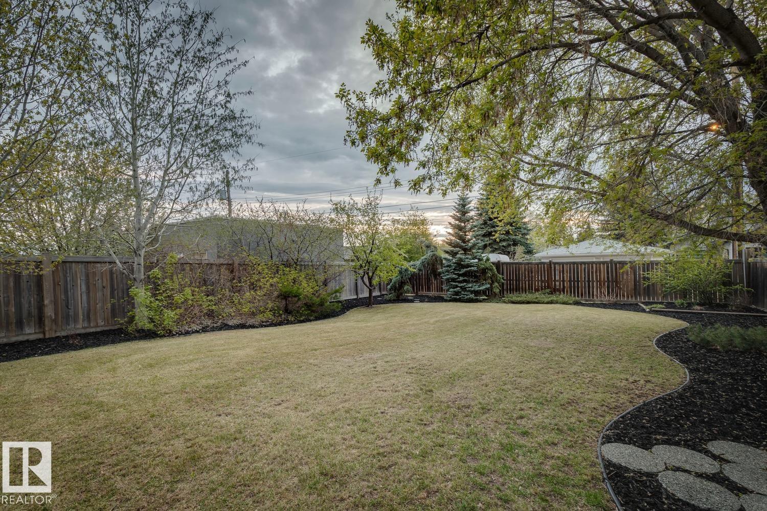 Photo 17 at 11A Belmont Drive, Braeside, St. Albert