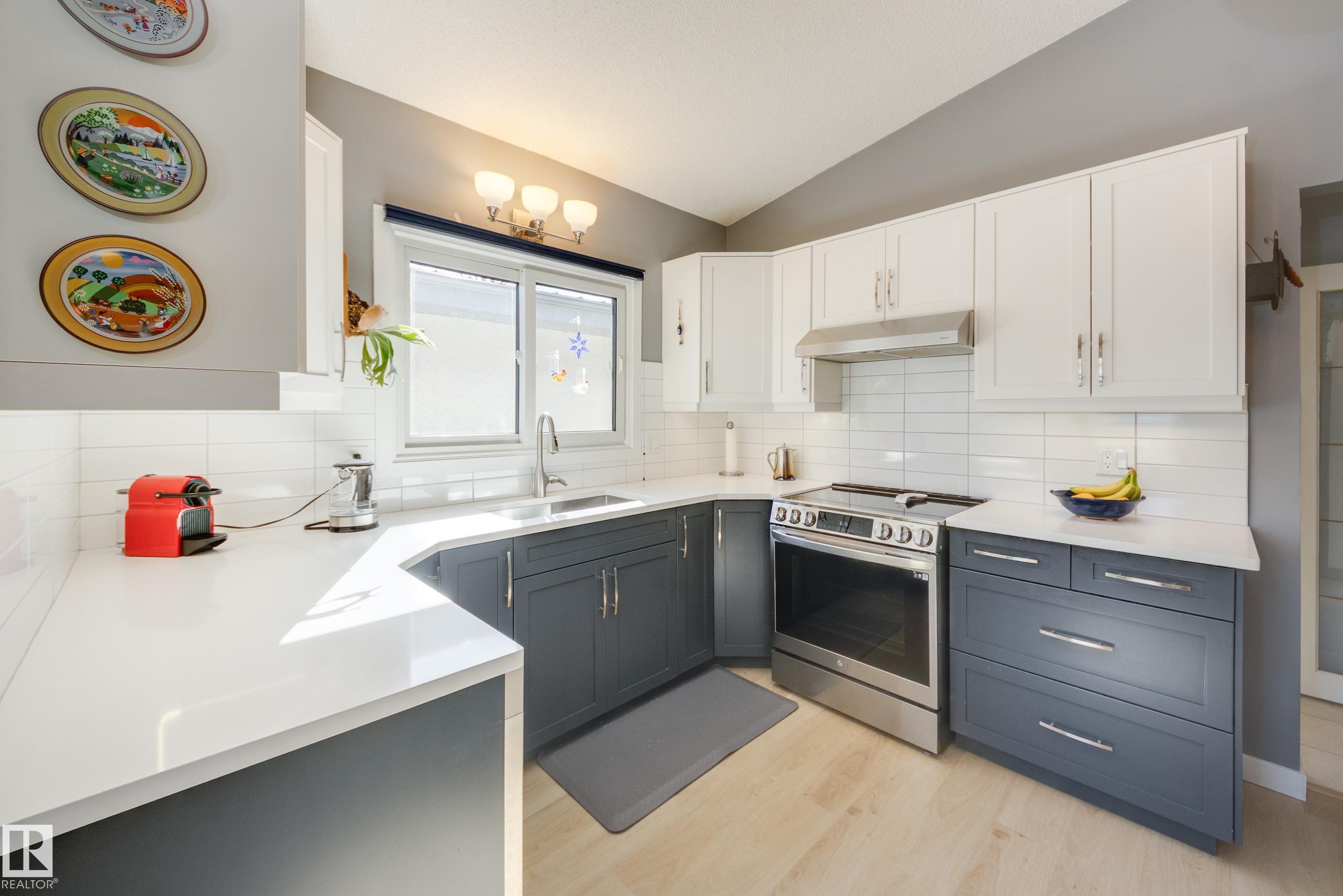 Photo 15 at 7211 90 Avenue NW, Kenilworth, Edmonton