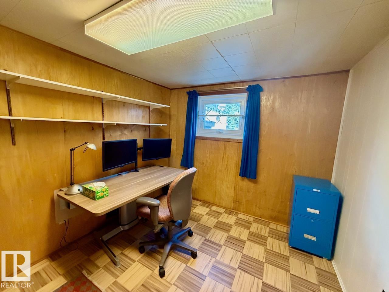 https://zimg.paragon.ice.com/ParagonImages/Property/PM/RAE/225402012/19/0/0/2281ab0eb13fd906058028129e6a2848/1/af0a62c9ad3b877d6828cc60120e47f8/225402012-d4e31f5b-07f9-4d39-a3da-de24dc39a027.JPG