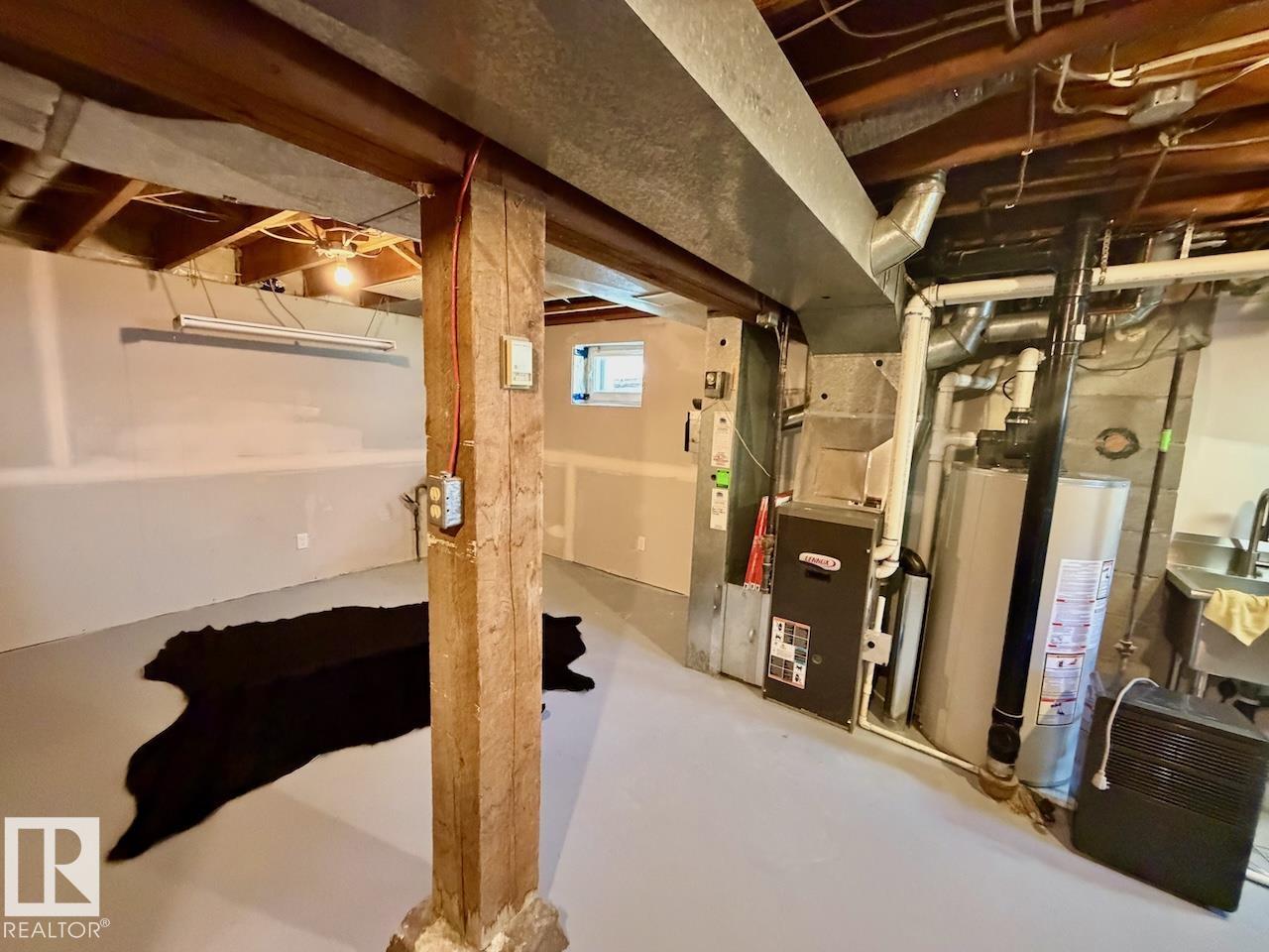 https://zimg.paragon.ice.com/ParagonImages/Property/PM/RAE/225402012/32/0/0/b978f0a87312453303fa804c20218259/1/af0a62c9ad3b877d6828cc60120e47f8/225402012-6b962cb5-087e-4fc9-93fc-7c01f8757016.JPG