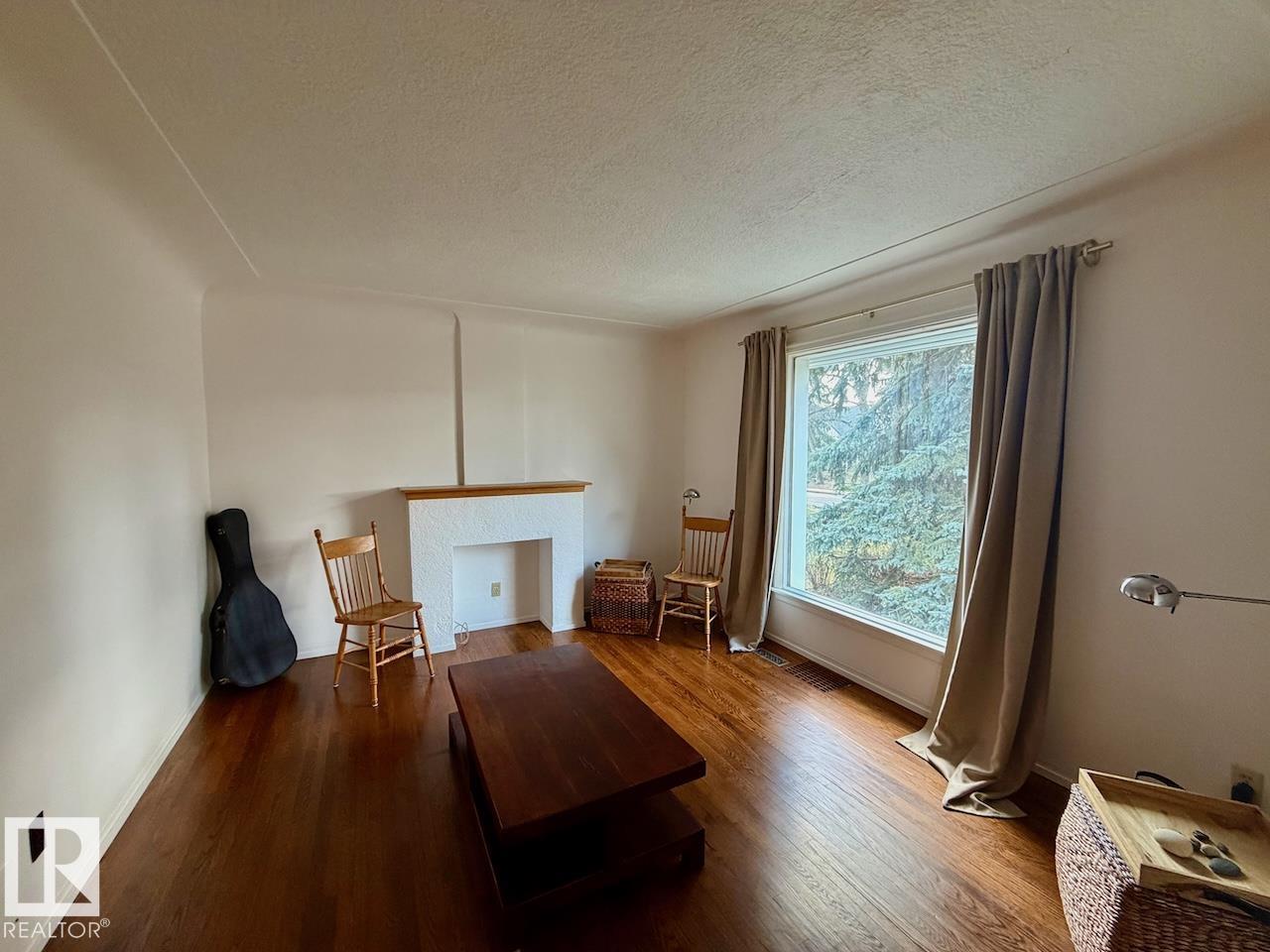 https://zimg.paragon.ice.com/ParagonImages/Property/PM/RAE/225402012/9/0/0/1c7bdc7a68fa728b9e4891338b6e1633/1/af0a62c9ad3b877d6828cc60120e47f8/225402012-e1dbcb63-e56b-4861-9523-5ffbe998df65.JPG