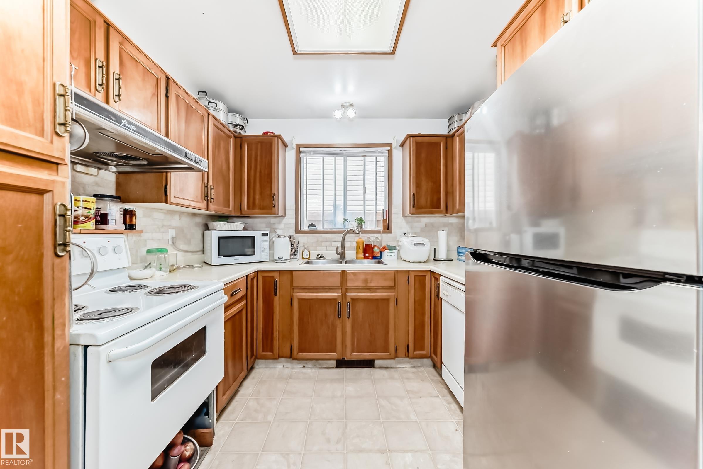 Photo 11 at 15611 83a Street NW, Belle Rive, Edmonton