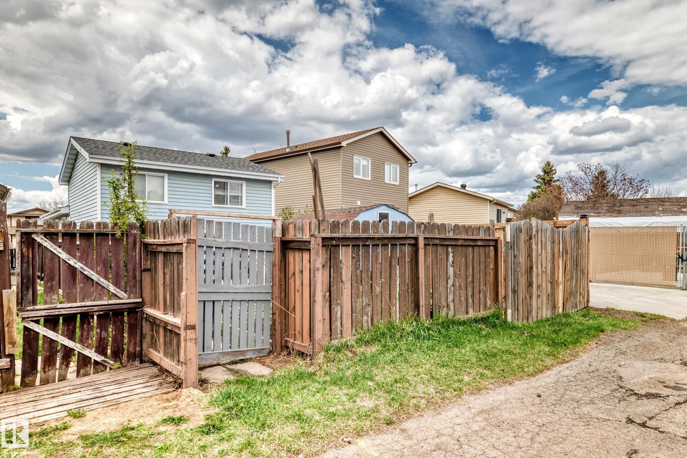 Photo 36 at 15611 83a Street NW, Belle Rive, Edmonton