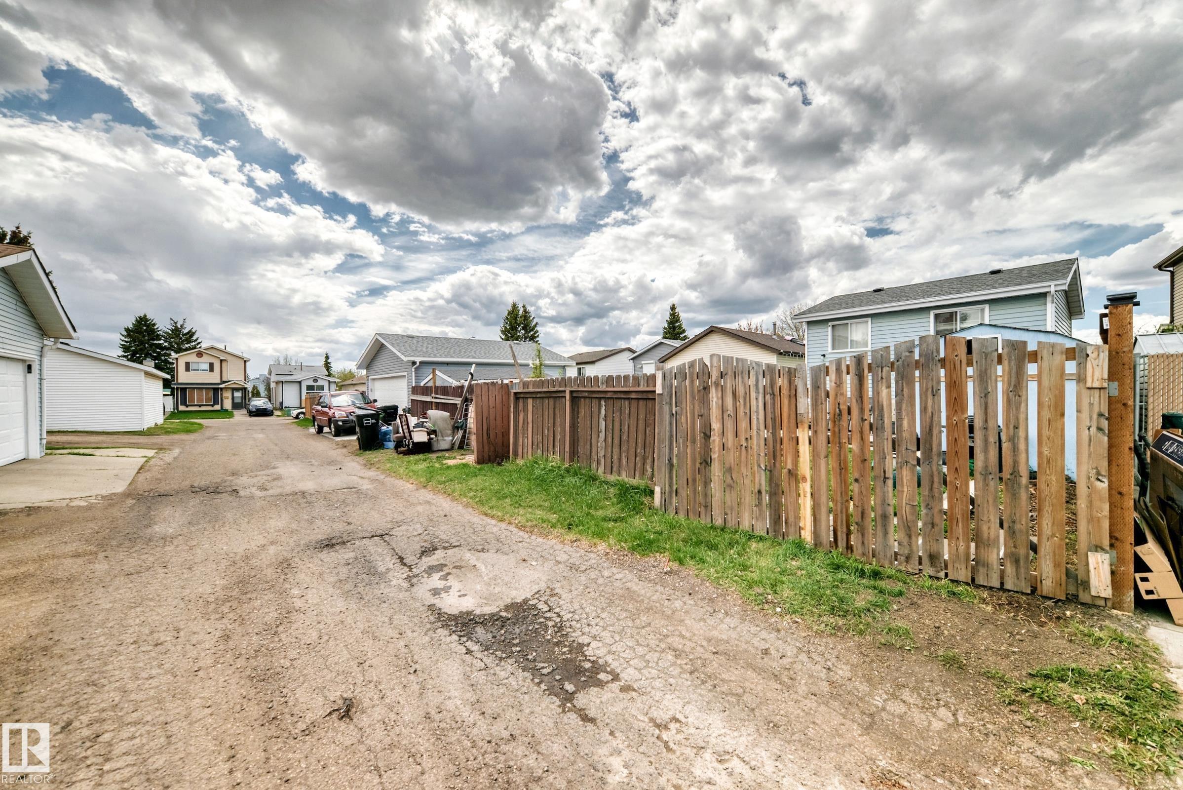 Photo 37 at 15611 83a Street NW, Belle Rive, Edmonton