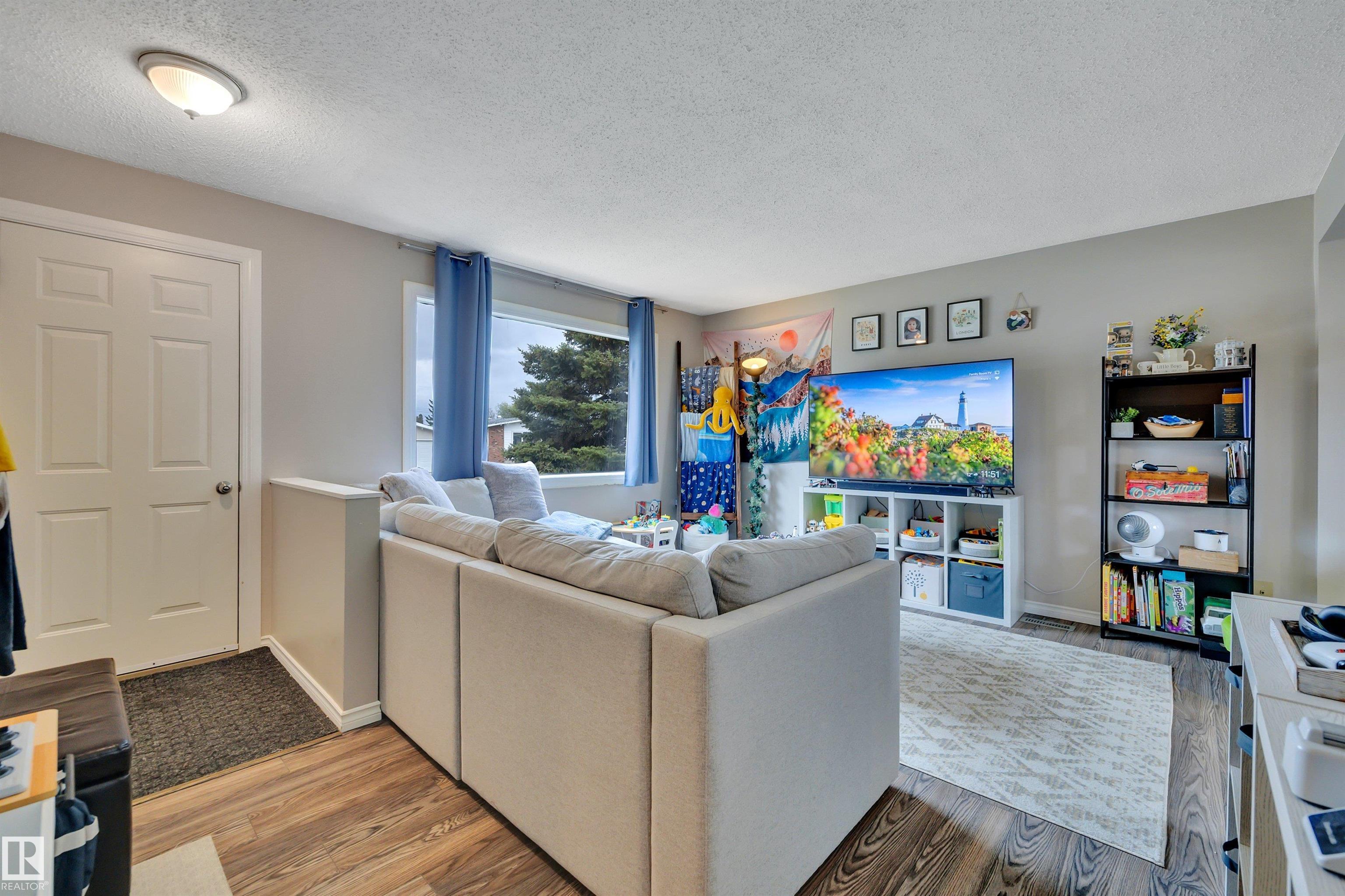 Photo 6 at 13432 58 Street NW, Belvedere, Edmonton