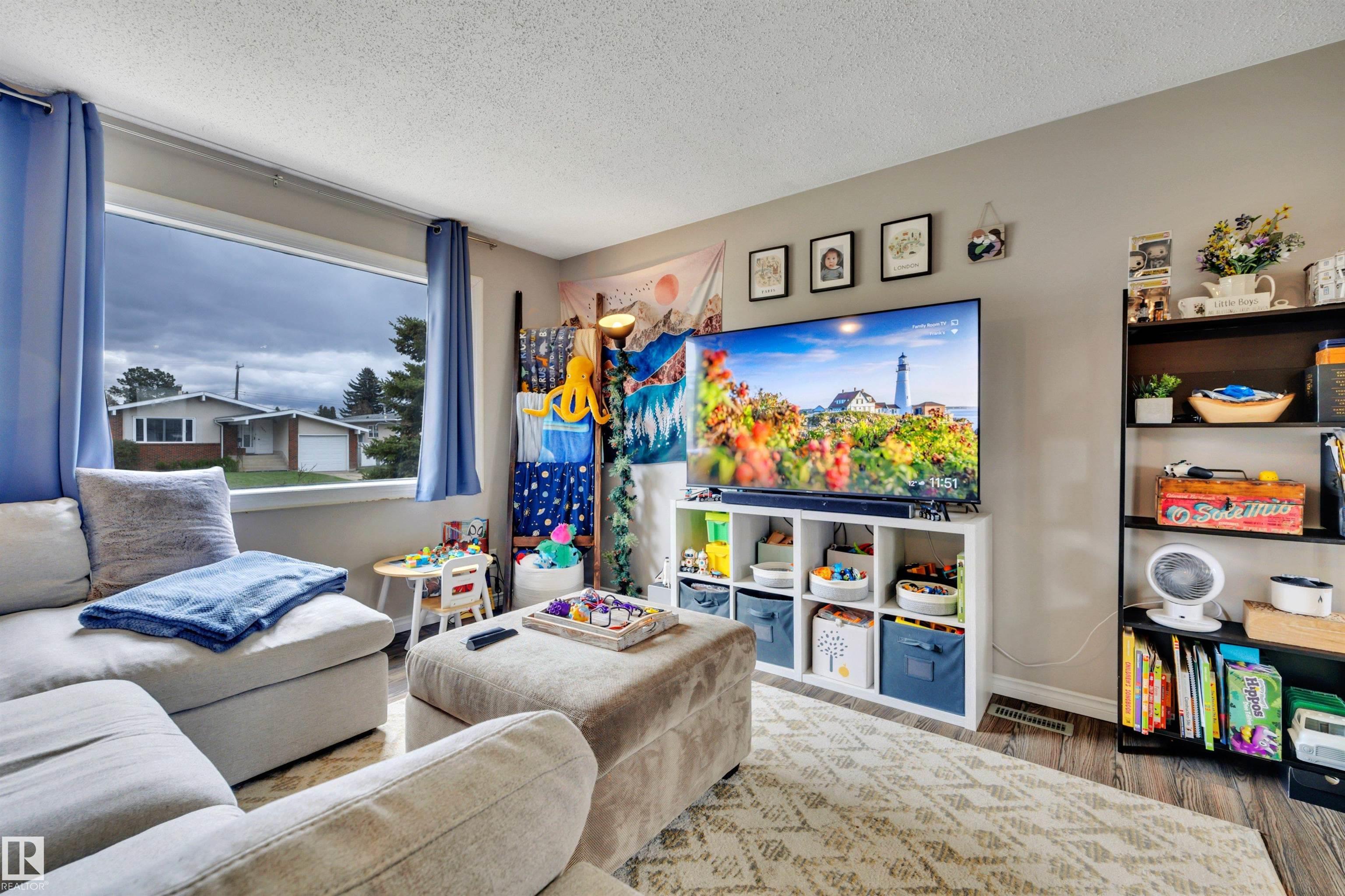 Photo 7 at 13432 58 Street NW, Belvedere, Edmonton