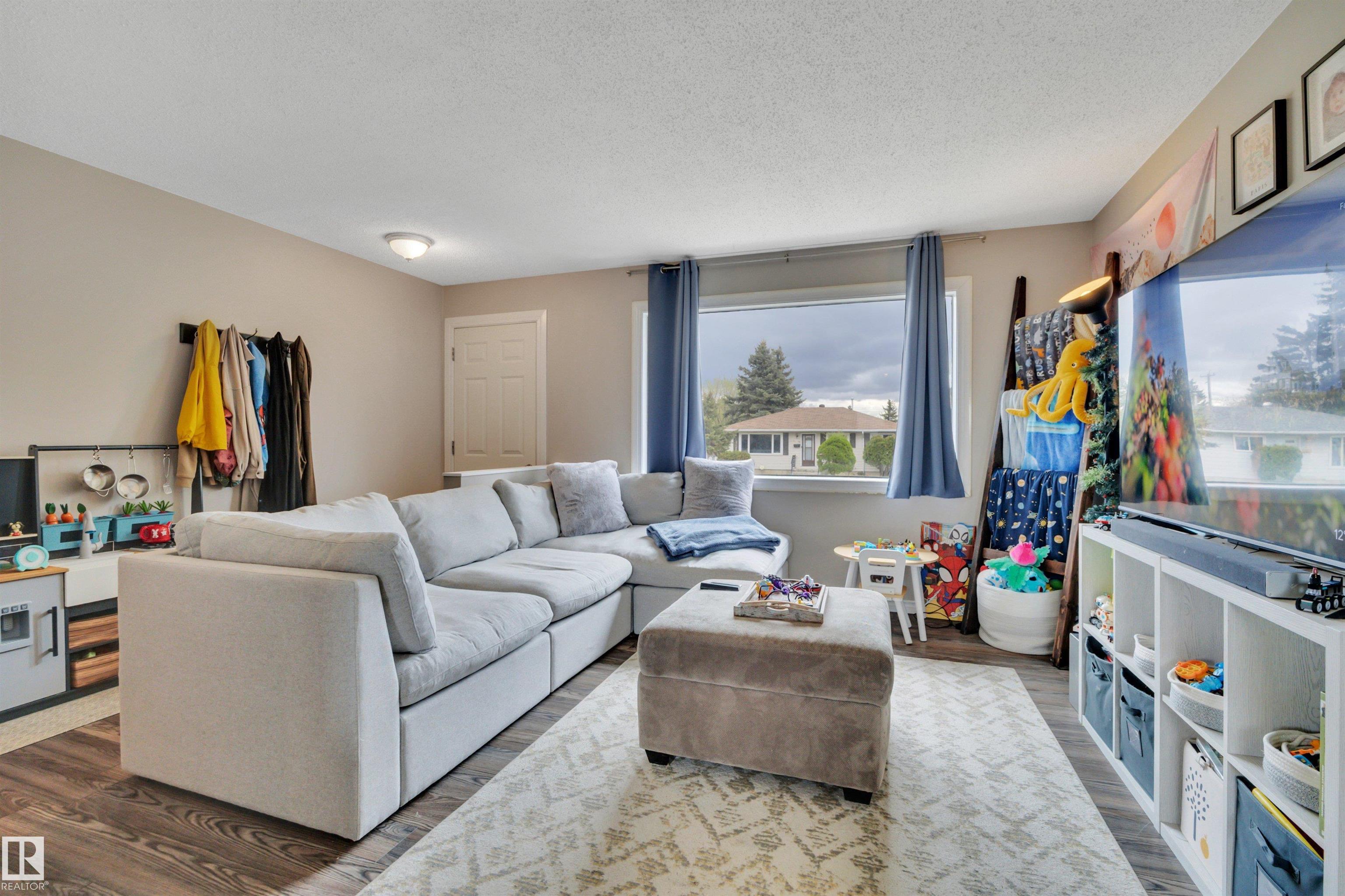 Photo 8 at 13432 58 Street NW, Belvedere, Edmonton