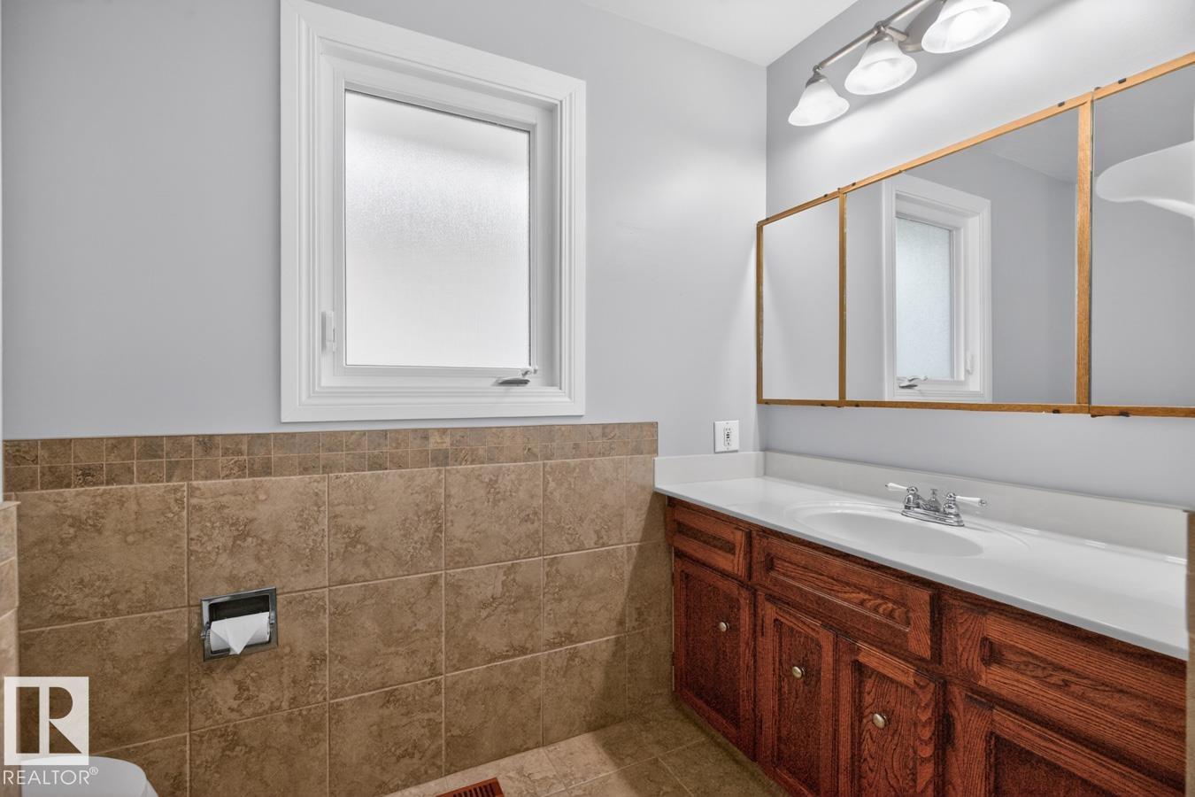 Photo 39 at 8911 84 Avenue NW, Bonnie Doon, Edmonton