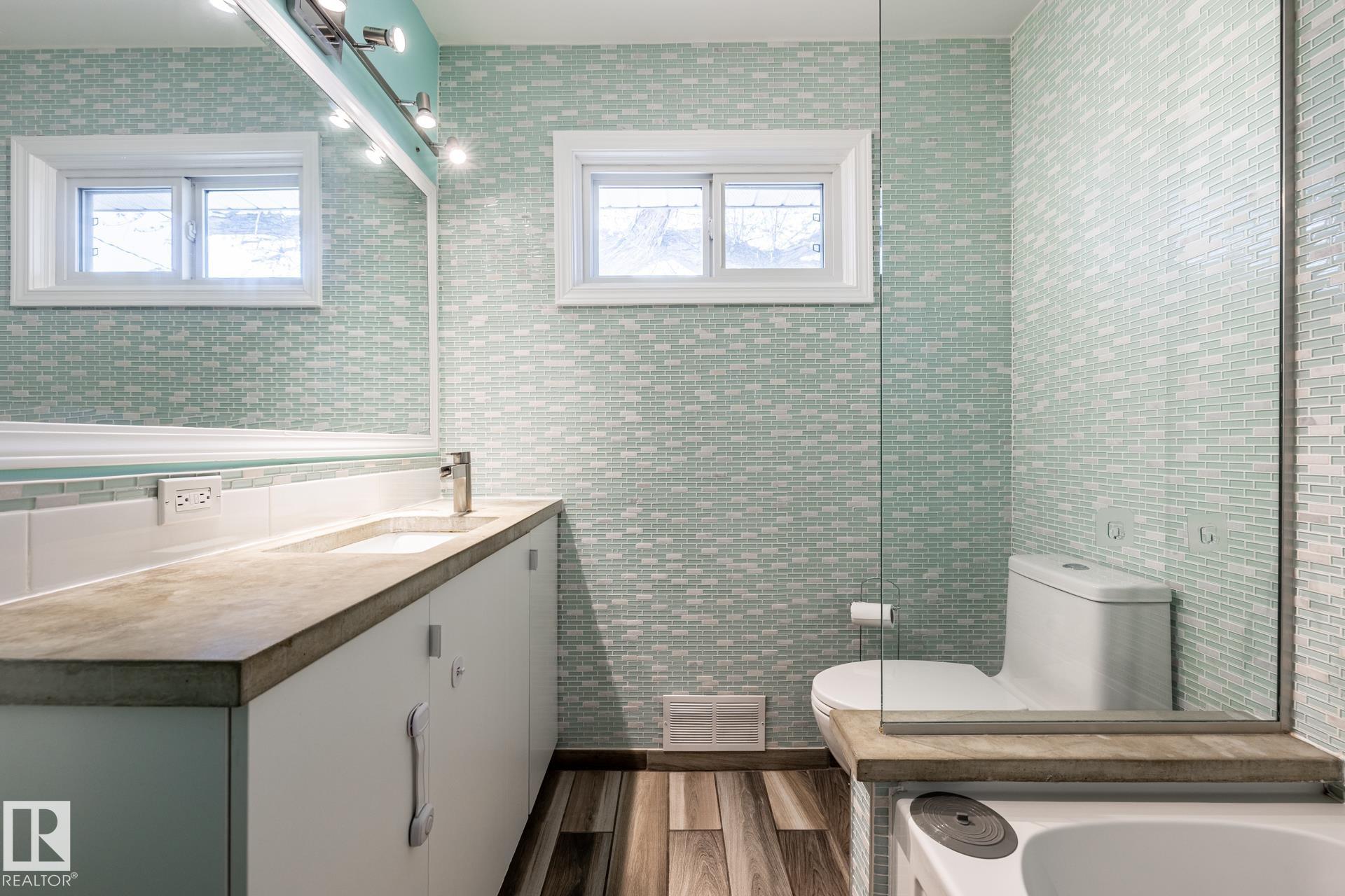 Photo 14 at 5703 106 Avenue NW, Fulton Place, Edmonton