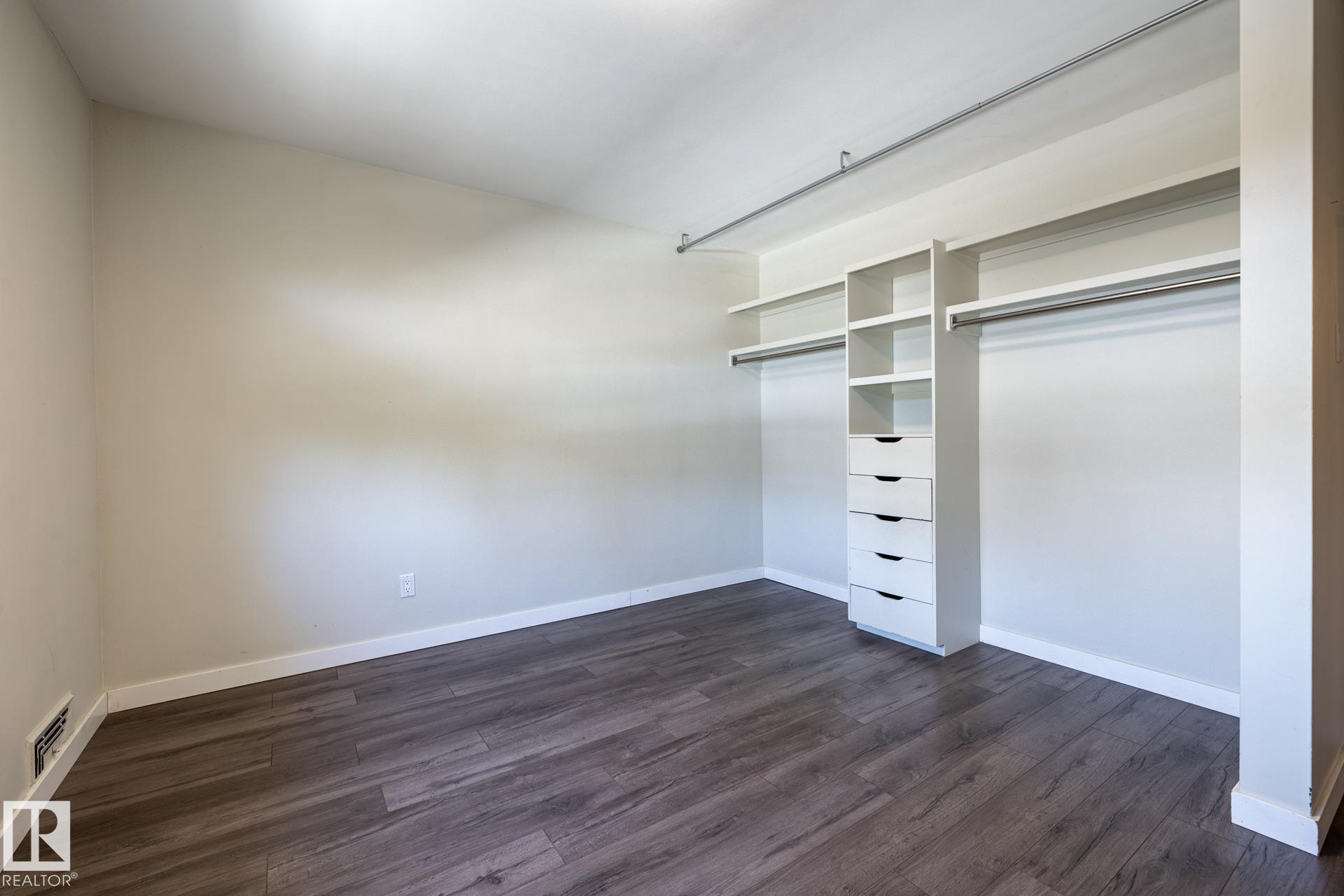 Photo 18 at 5703 106 Avenue NW, Fulton Place, Edmonton
