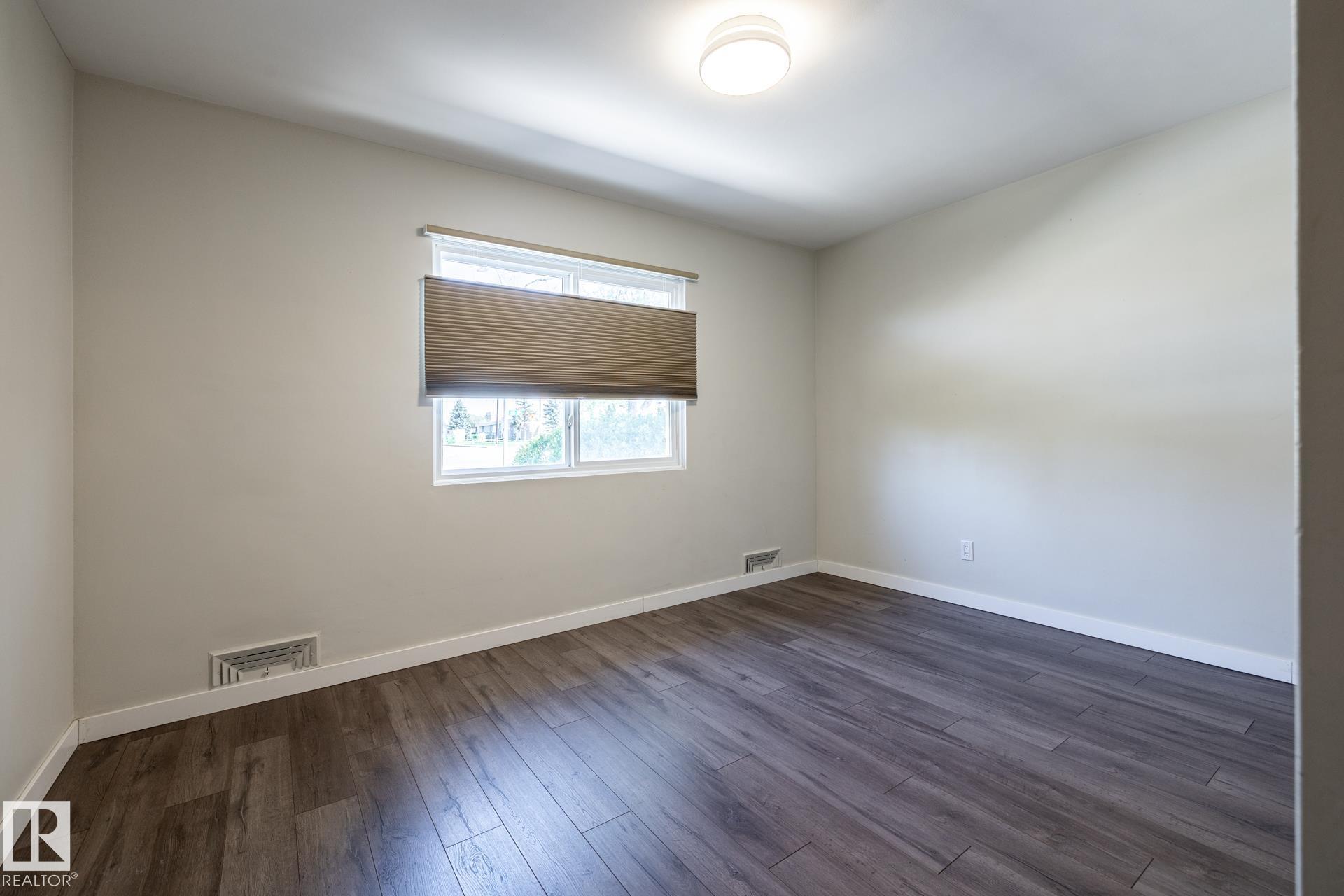 Photo 19 at 5703 106 Avenue NW, Fulton Place, Edmonton