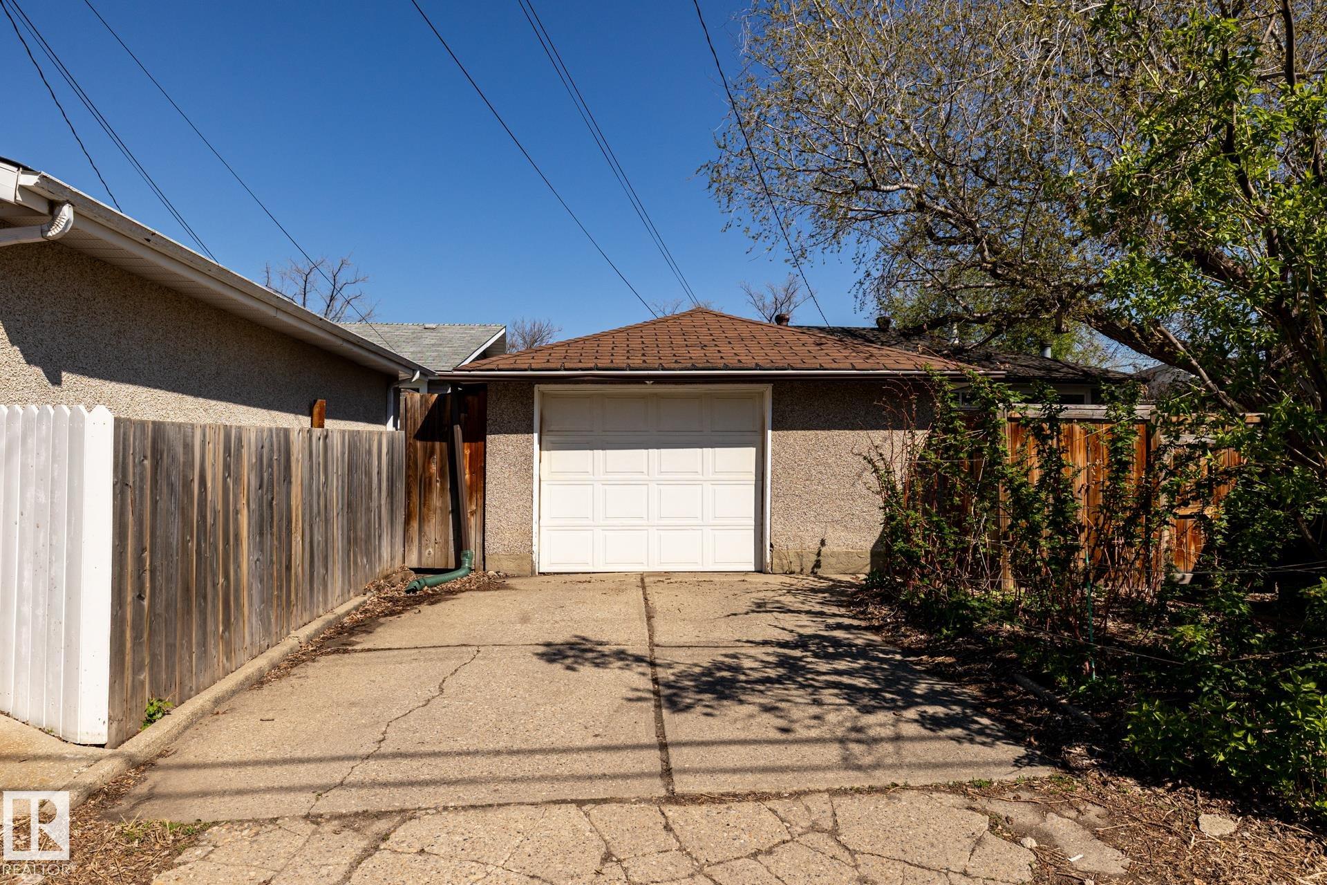Photo 48 at 5703 106 Avenue NW, Fulton Place, Edmonton