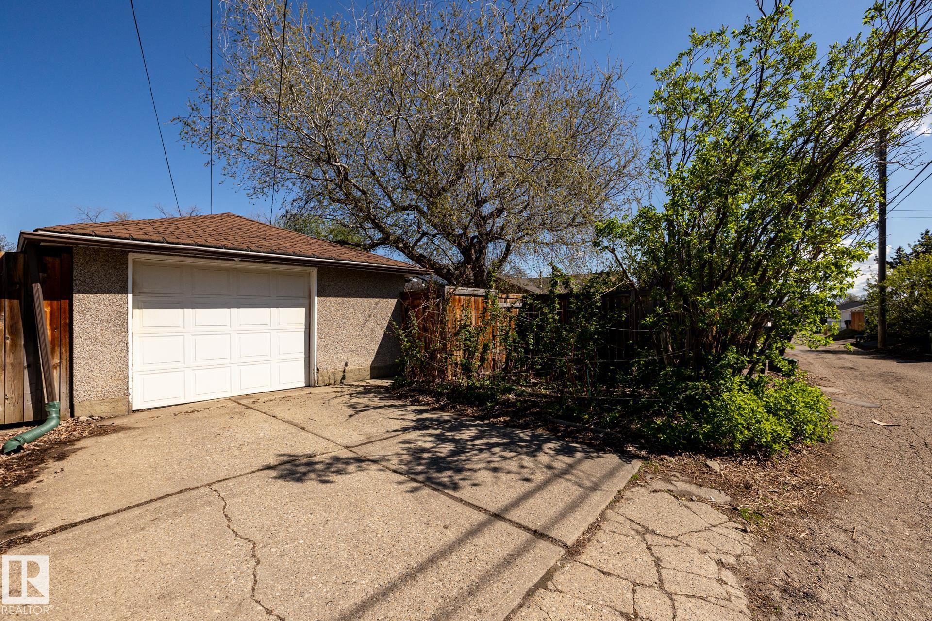 Photo 49 at 5703 106 Avenue NW, Fulton Place, Edmonton