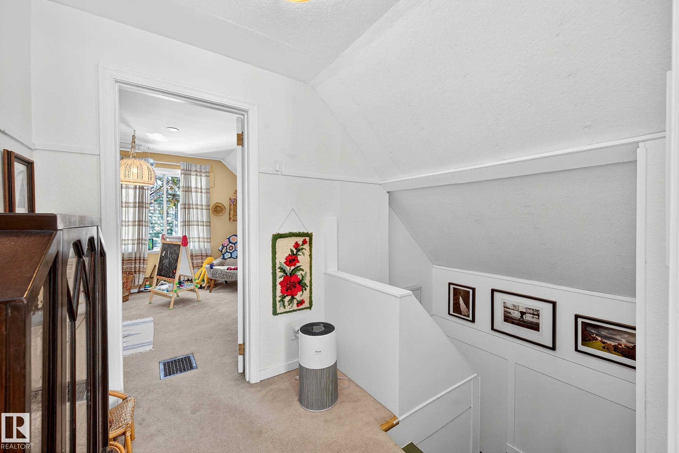 https://zimg.paragon.ice.com/ParagonImages/Property/PM/RAE/225402037/28/0/0/349c81a529f355f1fade76277d88a790/1/5402de4e94353e77b822520867ae3aec/225402037-0D4D7F8B-14E3-4619-8A5A-4C7133550146.JPG