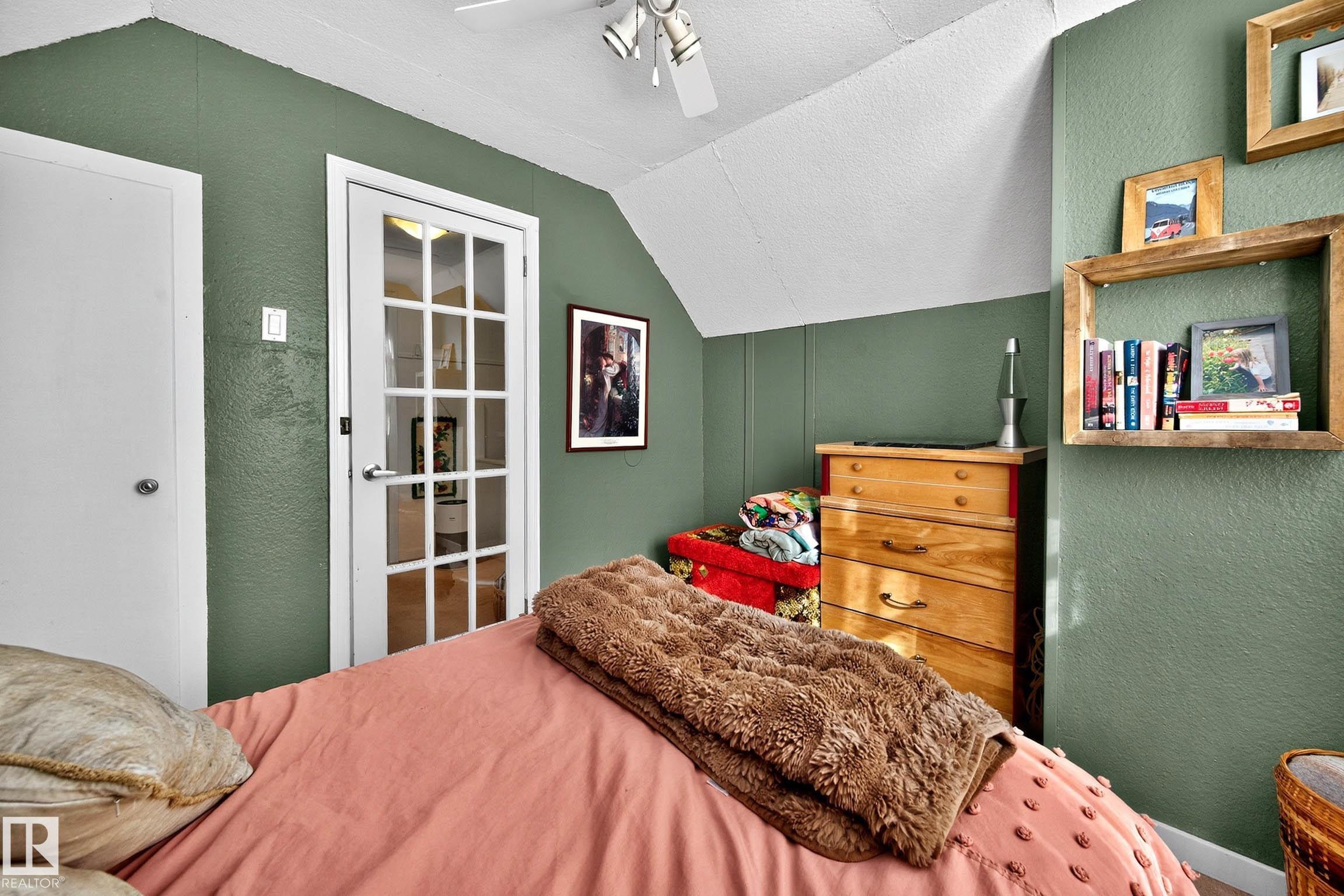 https://zimg.paragon.ice.com/ParagonImages/Property/PM/RAE/225402037/30/0/0/f4611211df82d68b0db6336367870678/1/5402de4e94353e77b822520867ae3aec/225402037-E4233938-F3DC-4D77-8285-B5DCD29B8675.JPG