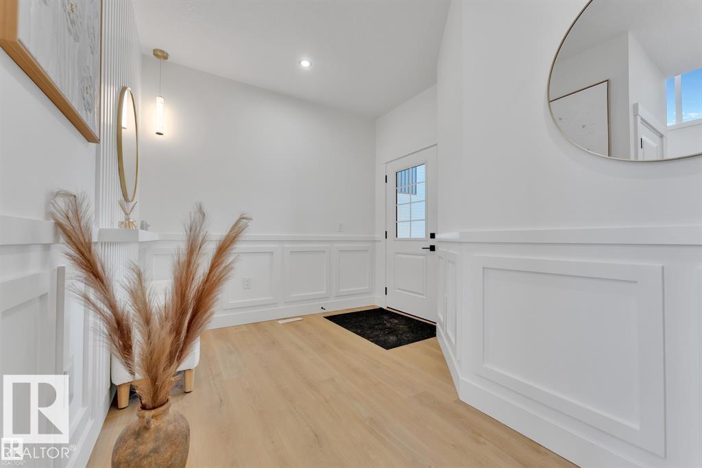 1129 Starling Drive NW, Starling, Edmonton