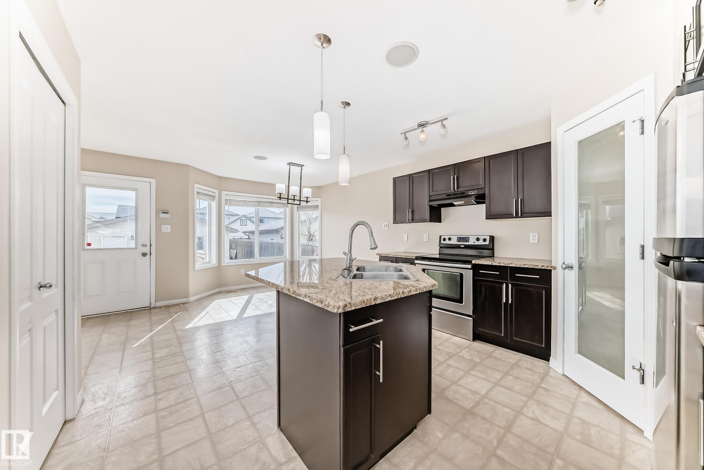 Photo 6 at 7706 Schmid Crescent NW, South Terwillegar, Edmonton