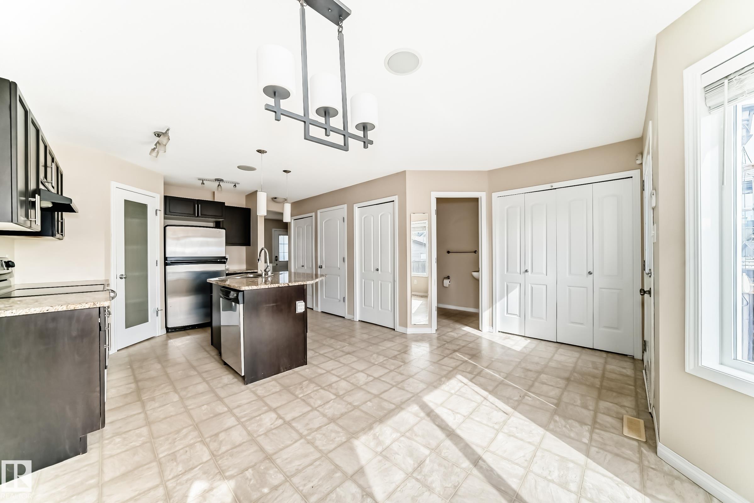 Photo 8 at 7706 Schmid Crescent NW, South Terwillegar, Edmonton